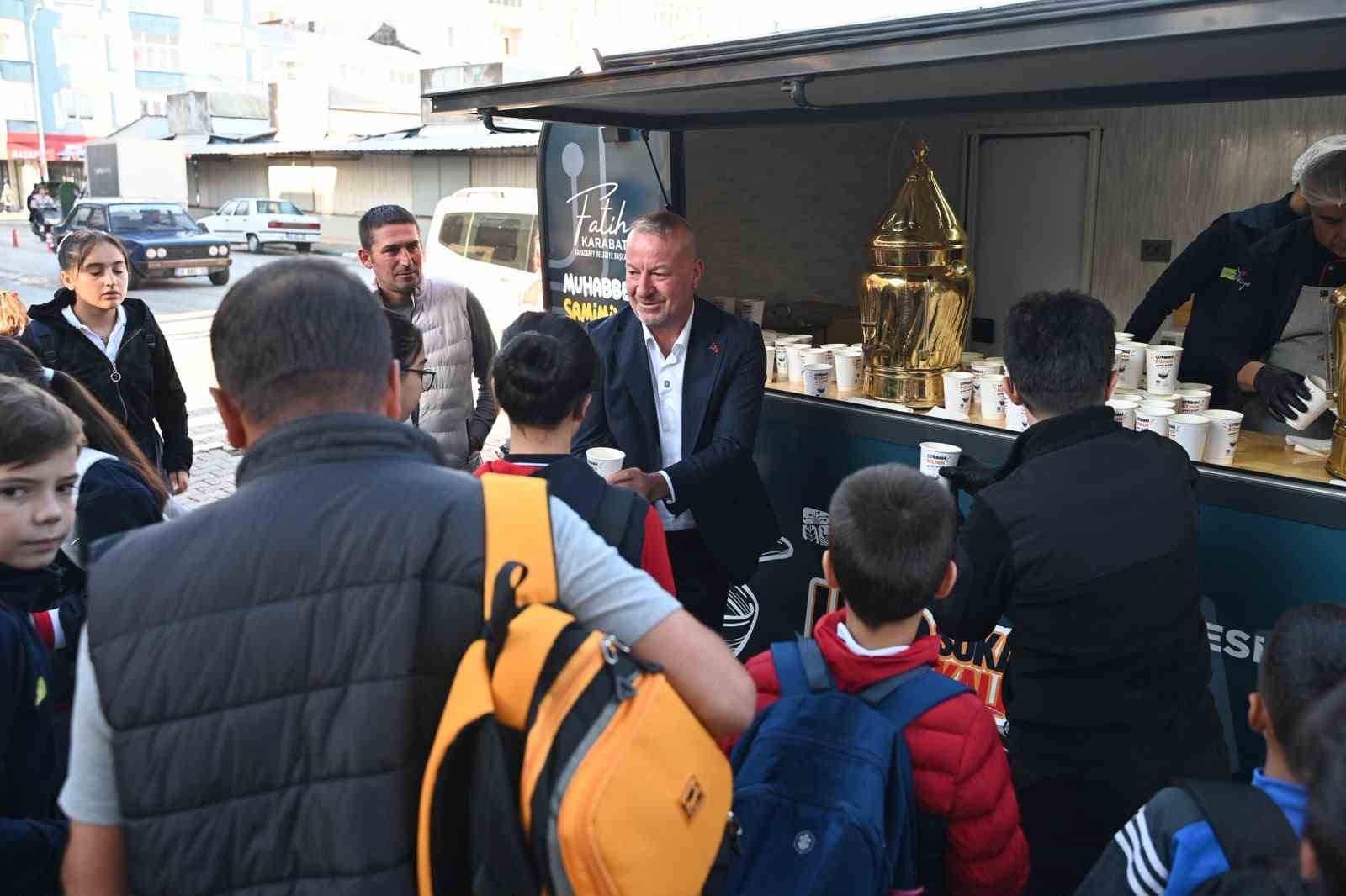 Karacabey’de "Çorba Bizden" kampanyasına öğrencilerden yoğun ilgi
