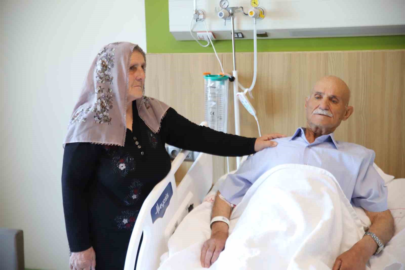 Karaciğerinde 13 santimetrelik tümör bulunan hasta 10 saatlik ameliyatla sağlığına kavuştu
