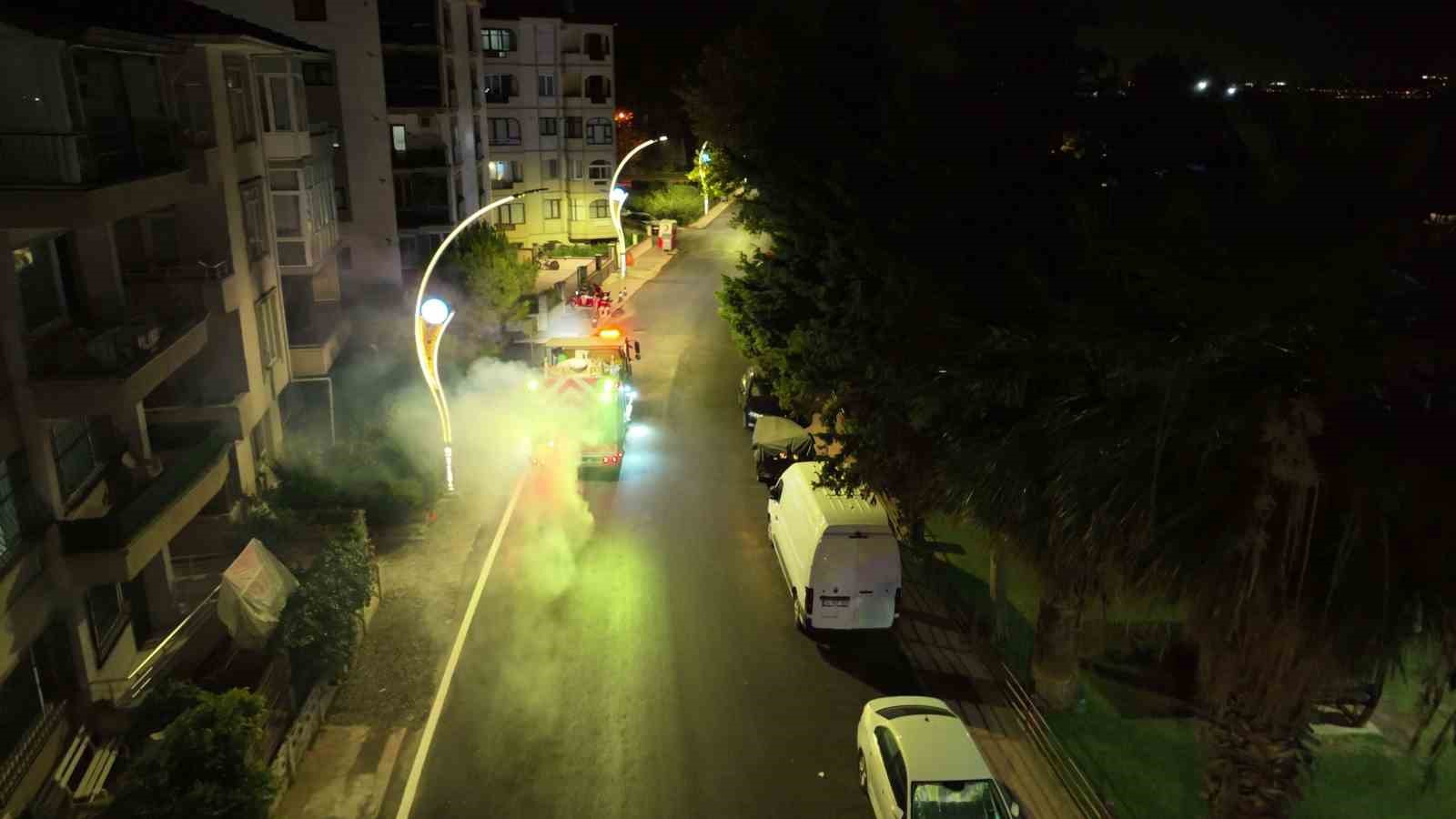 Karamürsel’deki 1,2 kilometrelik caddede üstyapı çalışmaları tamamlandı
