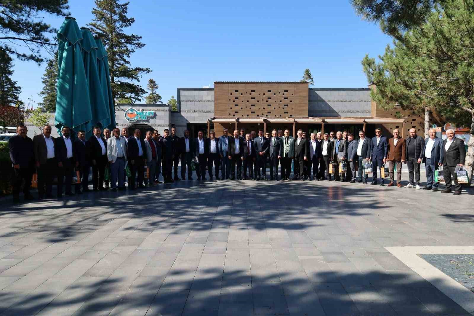 Karapınar’da muhtarlar günü kutlandı
