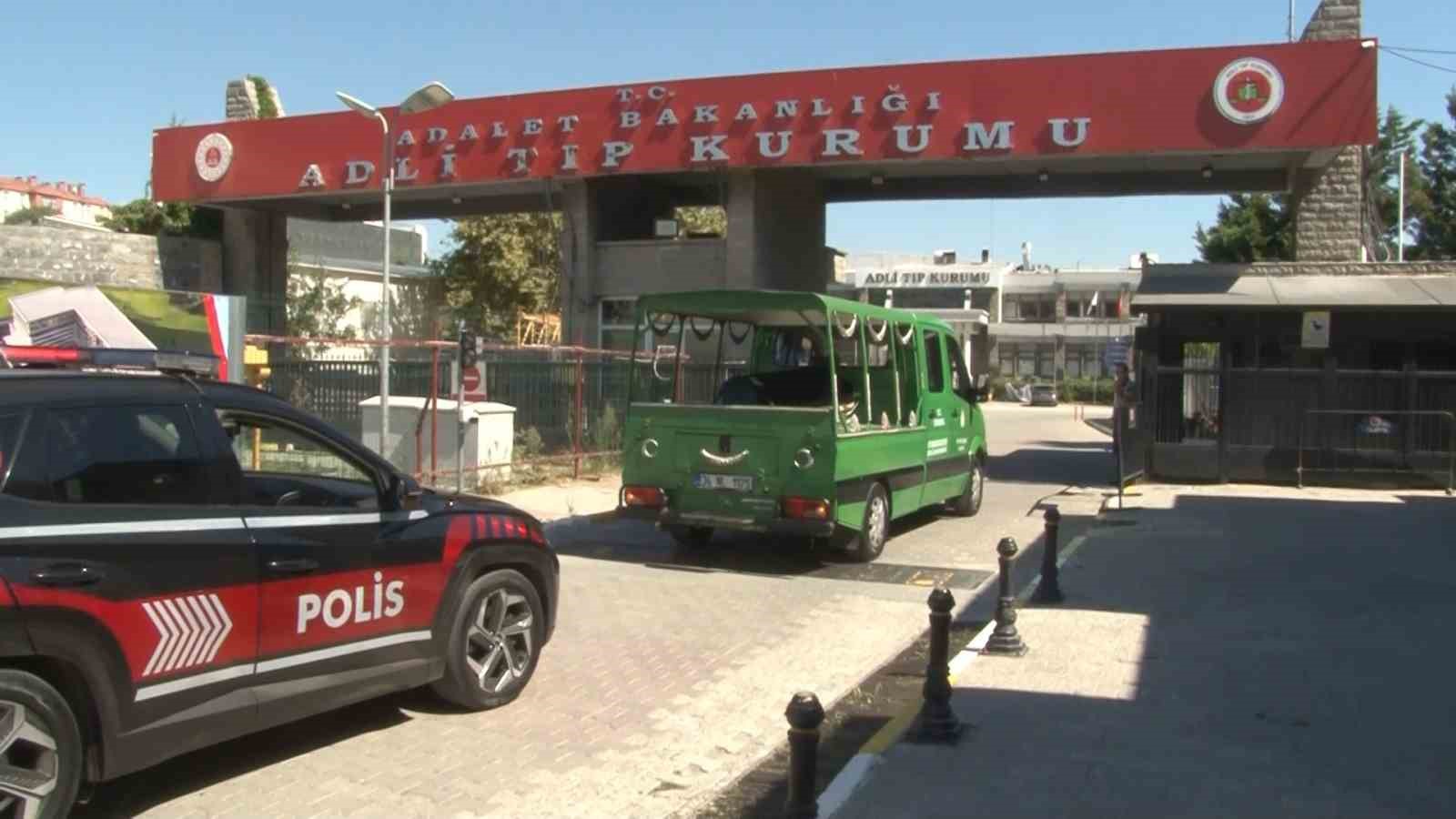 Kaşif Kozinoğlu’nun feth-i kabir işleminin ardından alınan örnekler Adli Tıp Kurumuna getirildi
