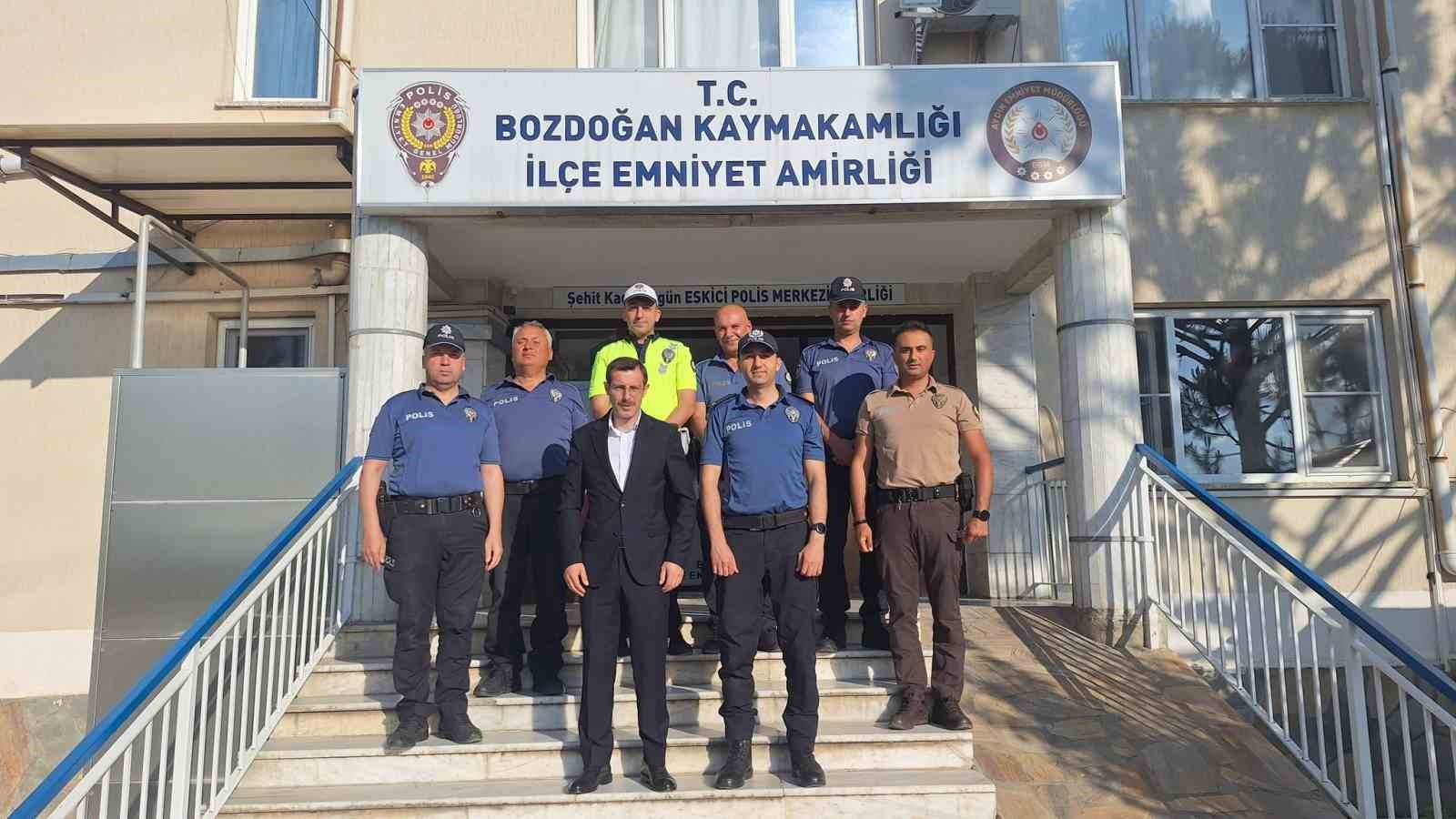 Kaymakam Polat, bayram mesaisindeki personeli yalnız bırakmadı
