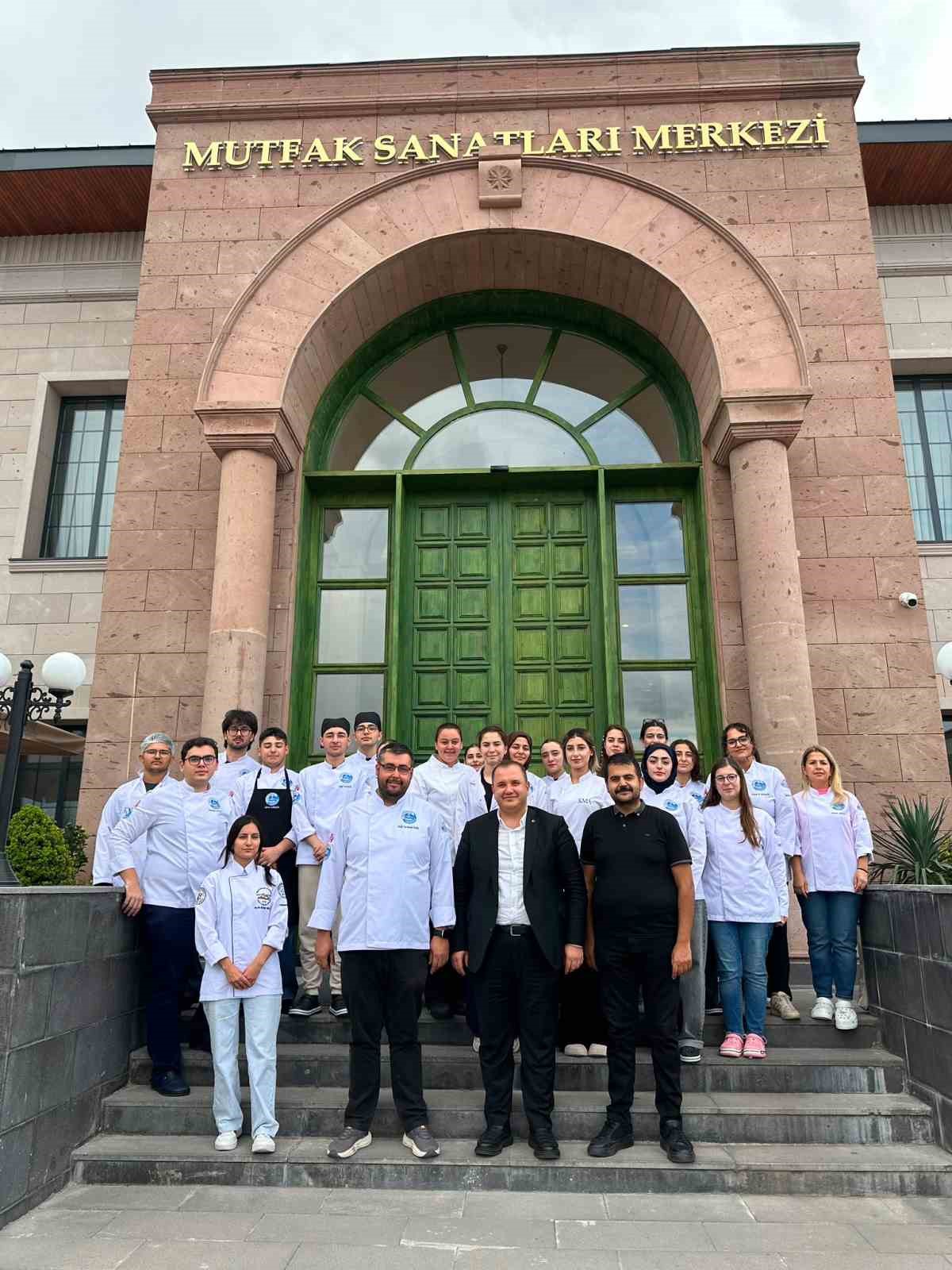 Kayseri Mutfak Akademisi’nde üniversite öğrencilerine uygulamalı gastronomi eğitimi
