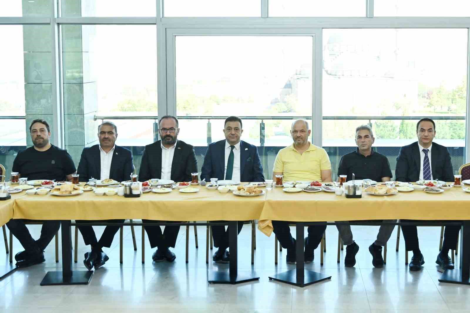 Kayseri OSB’de Deprem Güvenliği, Riskler ve Çözümler Toplantısı gerçekleştirildi

