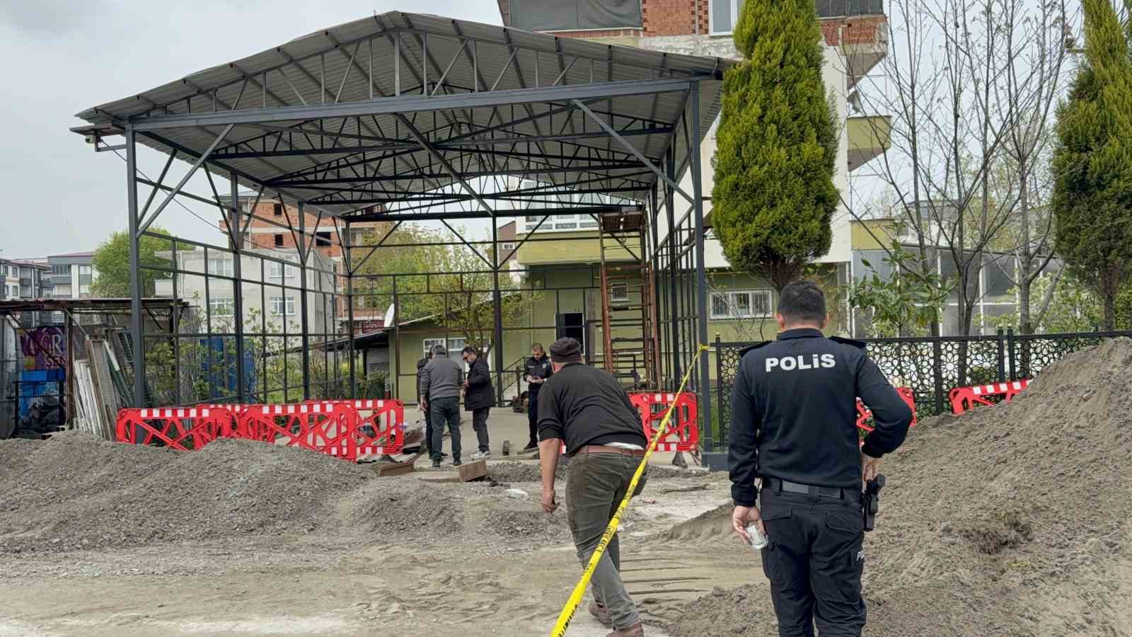 "Kazığımı niye aldın" kavgası: 1’i ağır 4 yaralı
