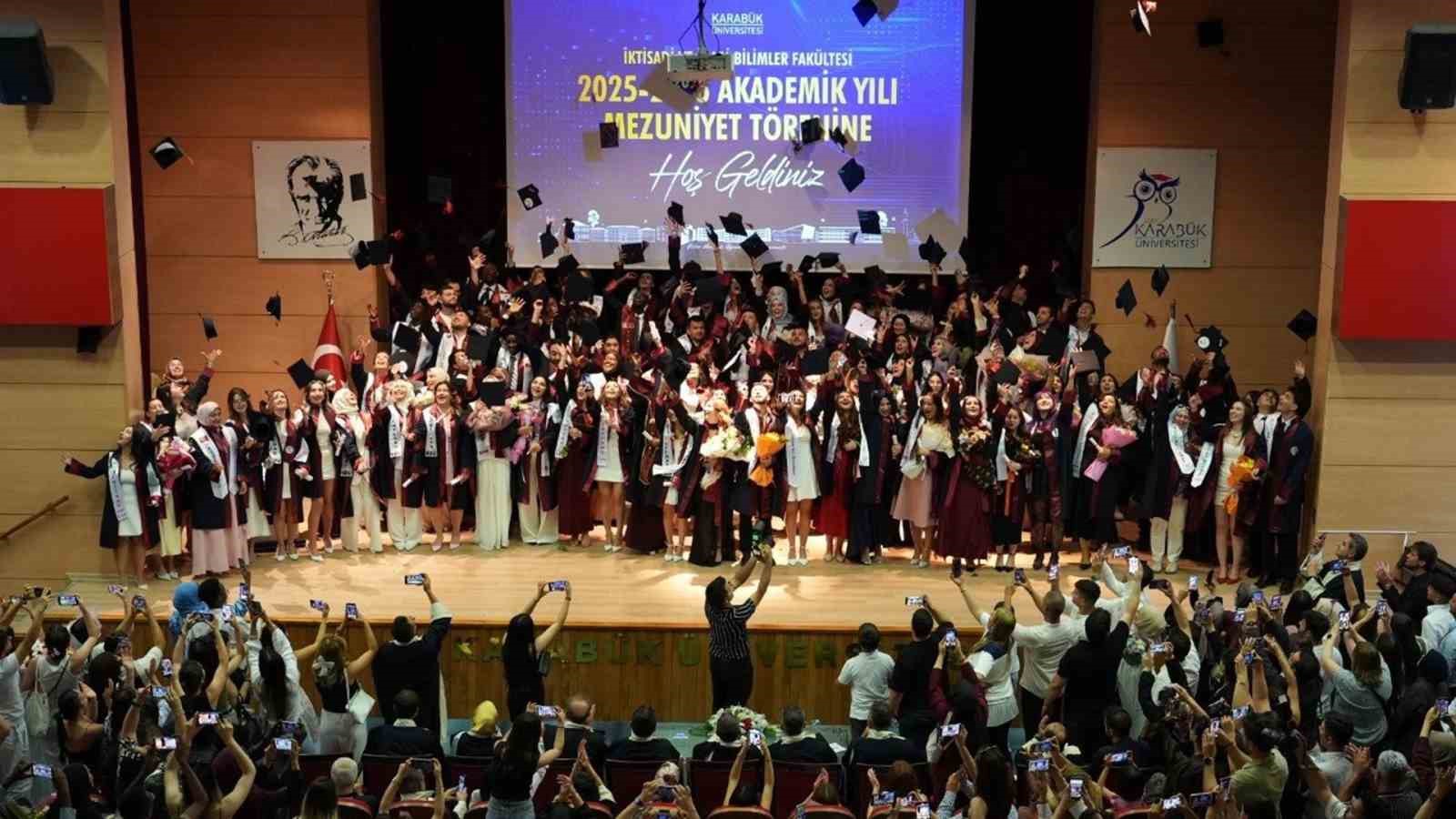 KBÜ İİBF mezunlarını geleceğe uğurladı
