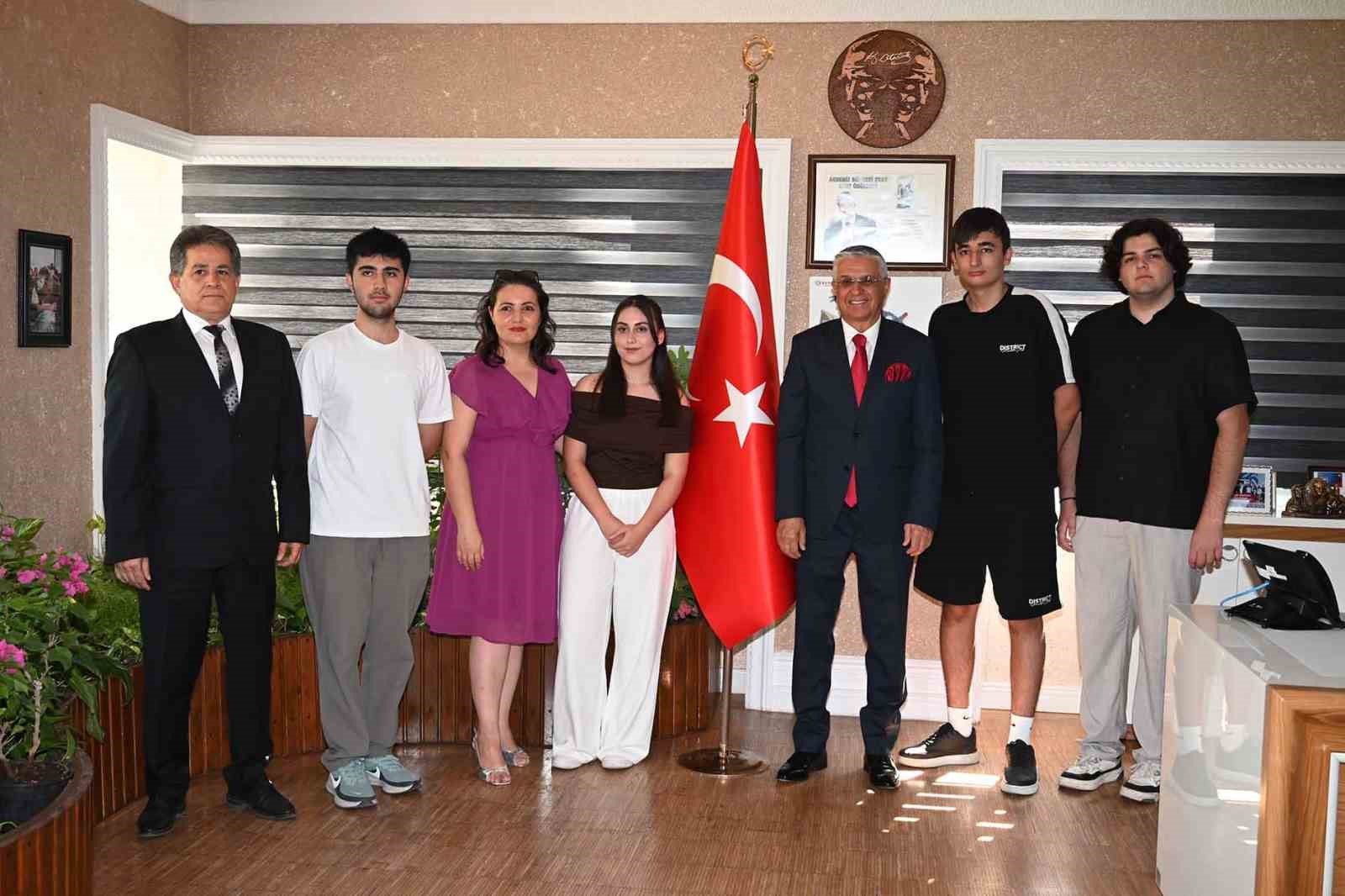 Kemer’de ücretsiz eğitimle üniversite başarısı
