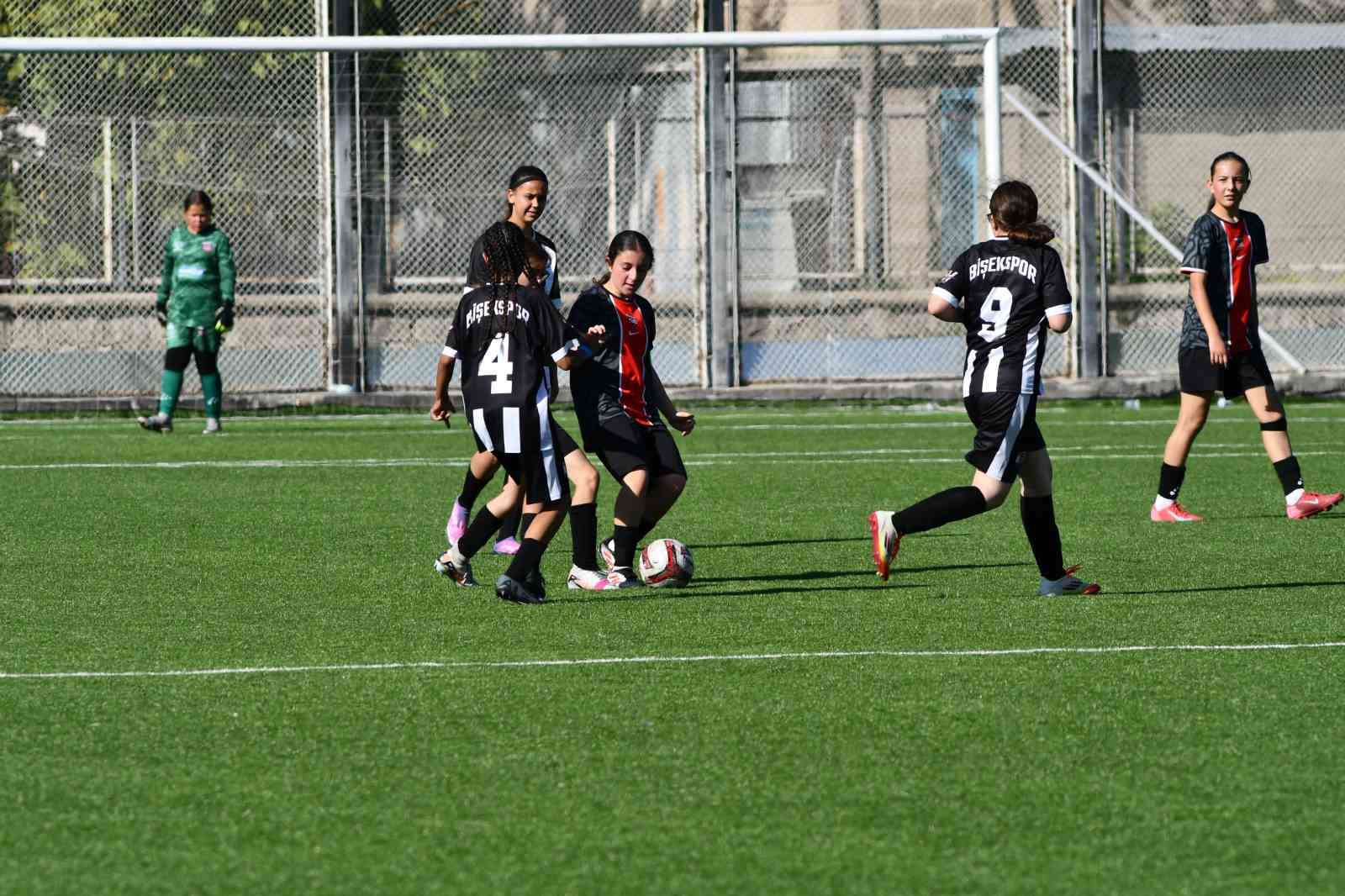 Kılıçaslan Yıldızspor, Bişekspor’u 7 golle geçti
