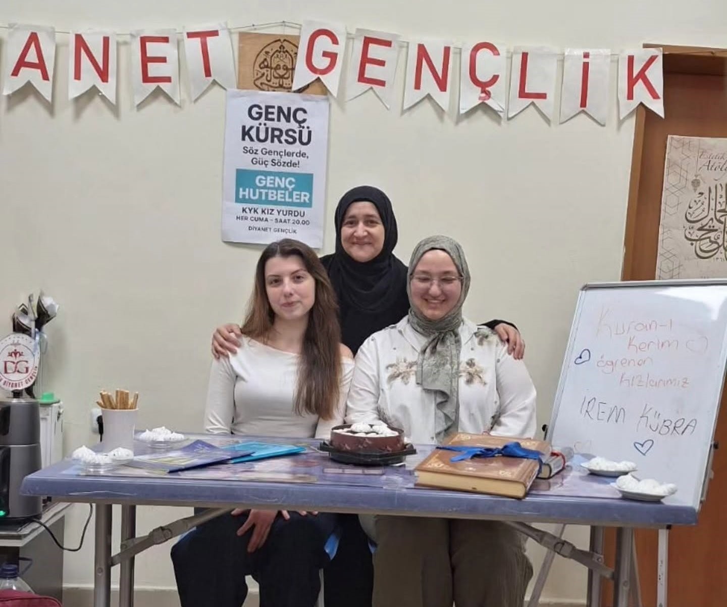 Kız yurdundaki 2 öğrenci 3 haftada Kur’an-ı Kerim okumaya başladı
