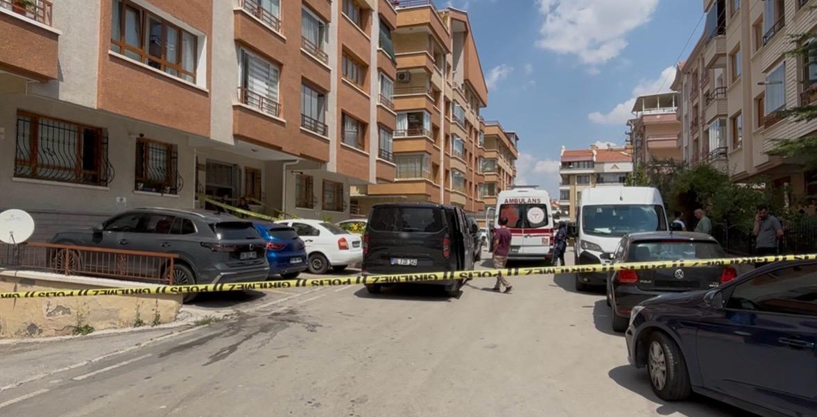 Komşusu tarafından öldürülen adamın arkadaşı: "Saldırganın önceden de olaylar çıkardığını ve apartmandaki kişilerle problem yaşadığını duymuştum"
