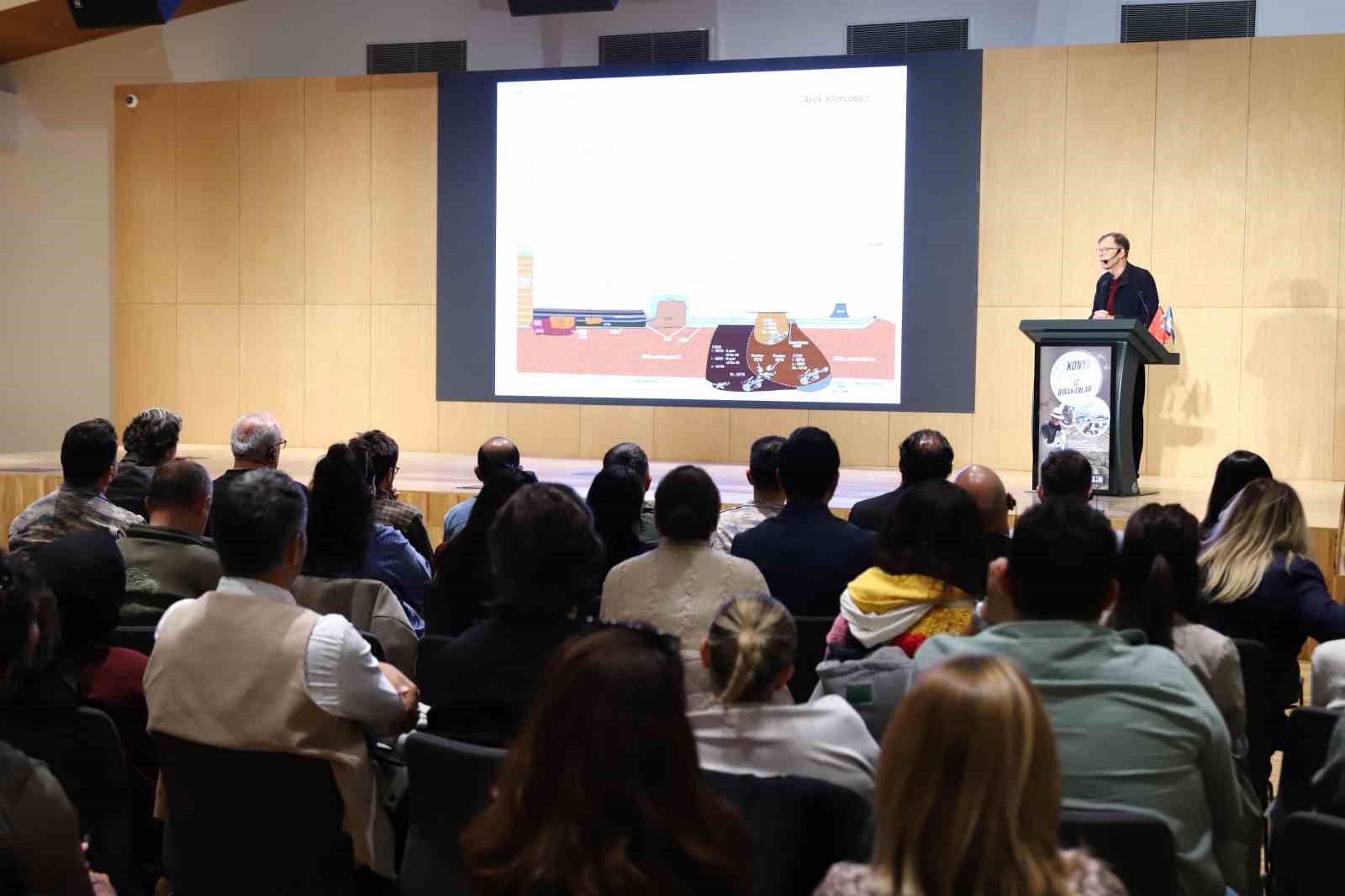 Konya Büyükşehir’in turizm buluşmalarına Çatalhöyük’ün eski kazı başkanı Prof. Hodder konuk oldu
