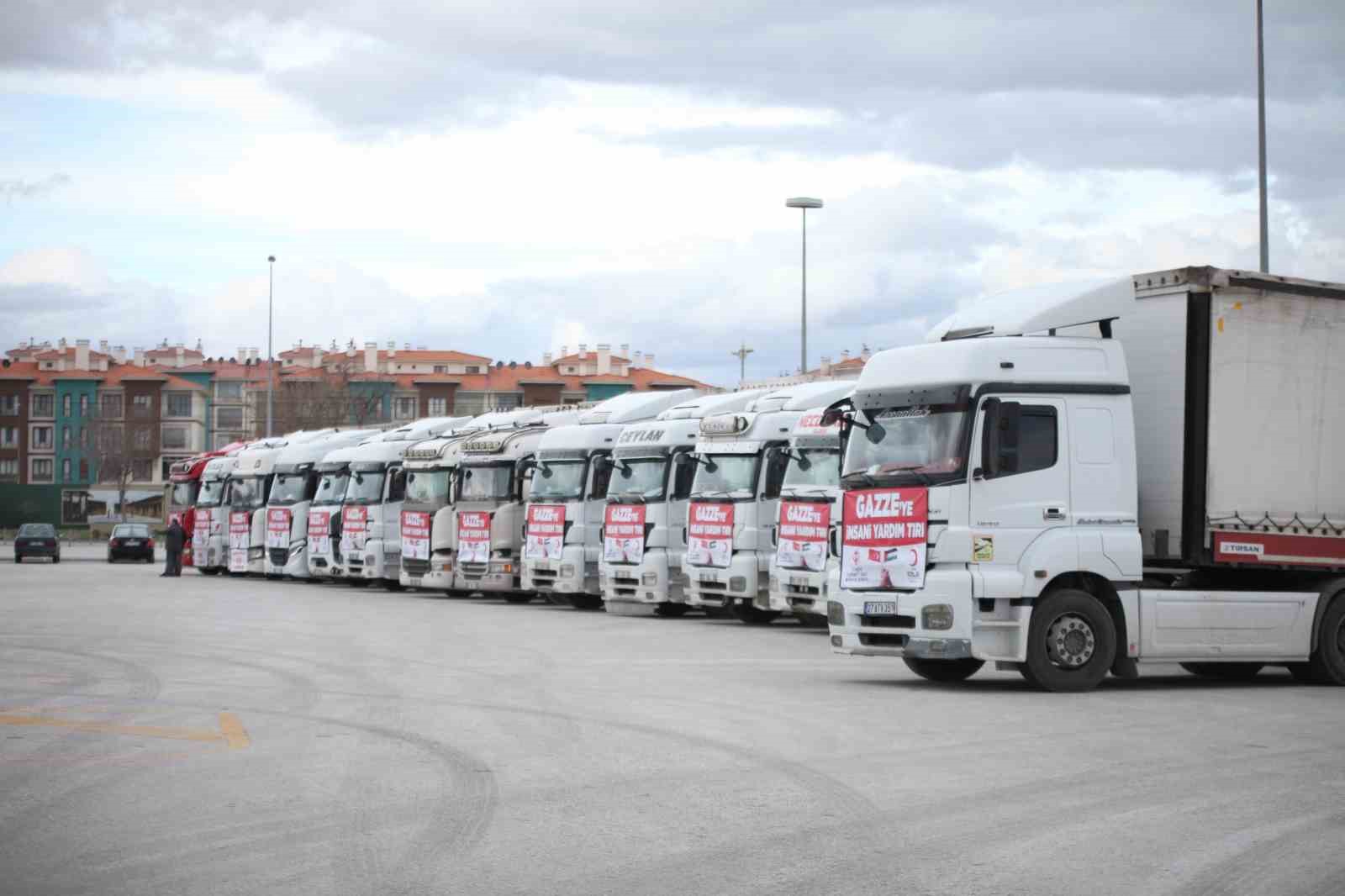 Konya’dan Gazze’ye 15 tır yardım yola çıktı
