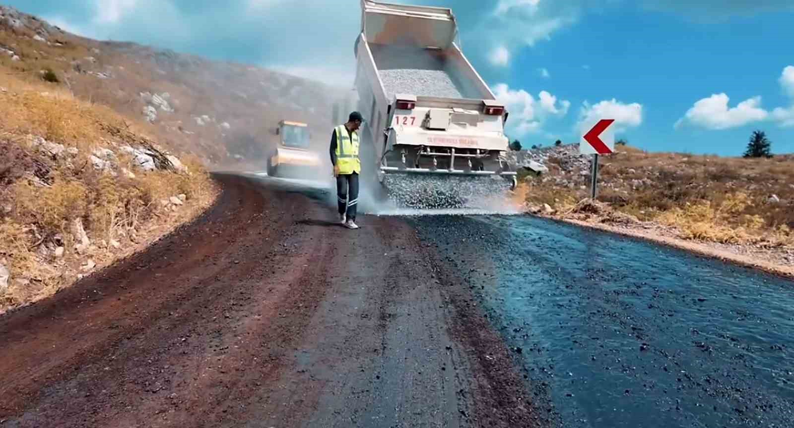 Kozağaç-Kavaklıdere yolunda 16 kilometrelik yenileme çalışması tamamlandı
