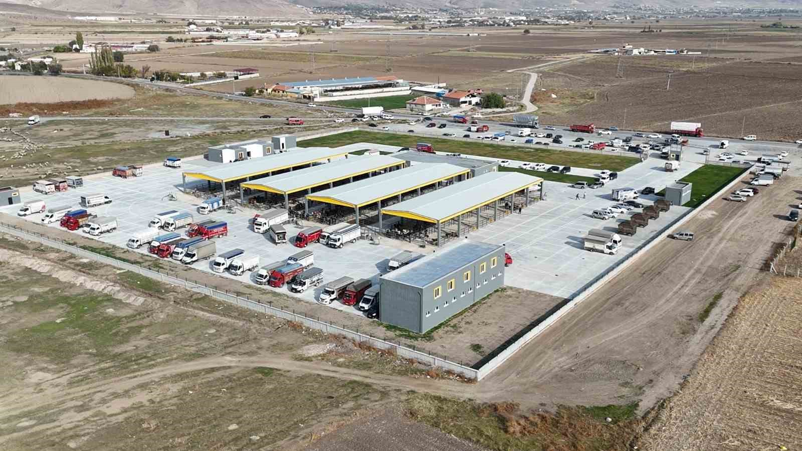 KTB Canlı Hayvan Pazar Yeri şap hastalığı nedeniyle kapatıldı
