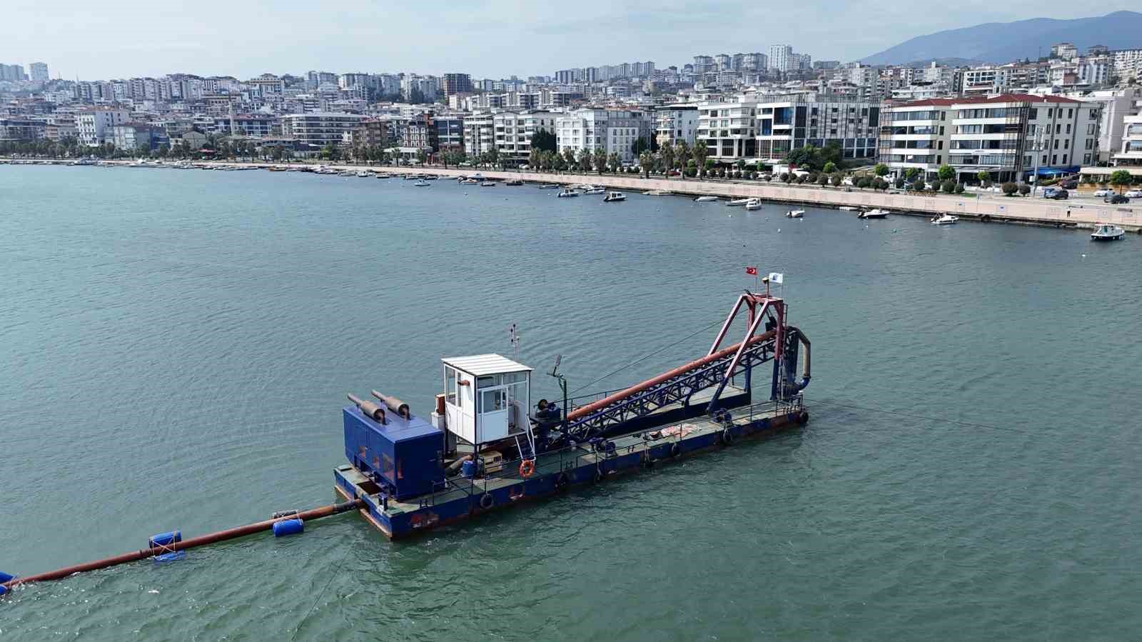 Kurupelit Yat Limanı’ndaki yosunlaşma ve koku problemine çözüm
