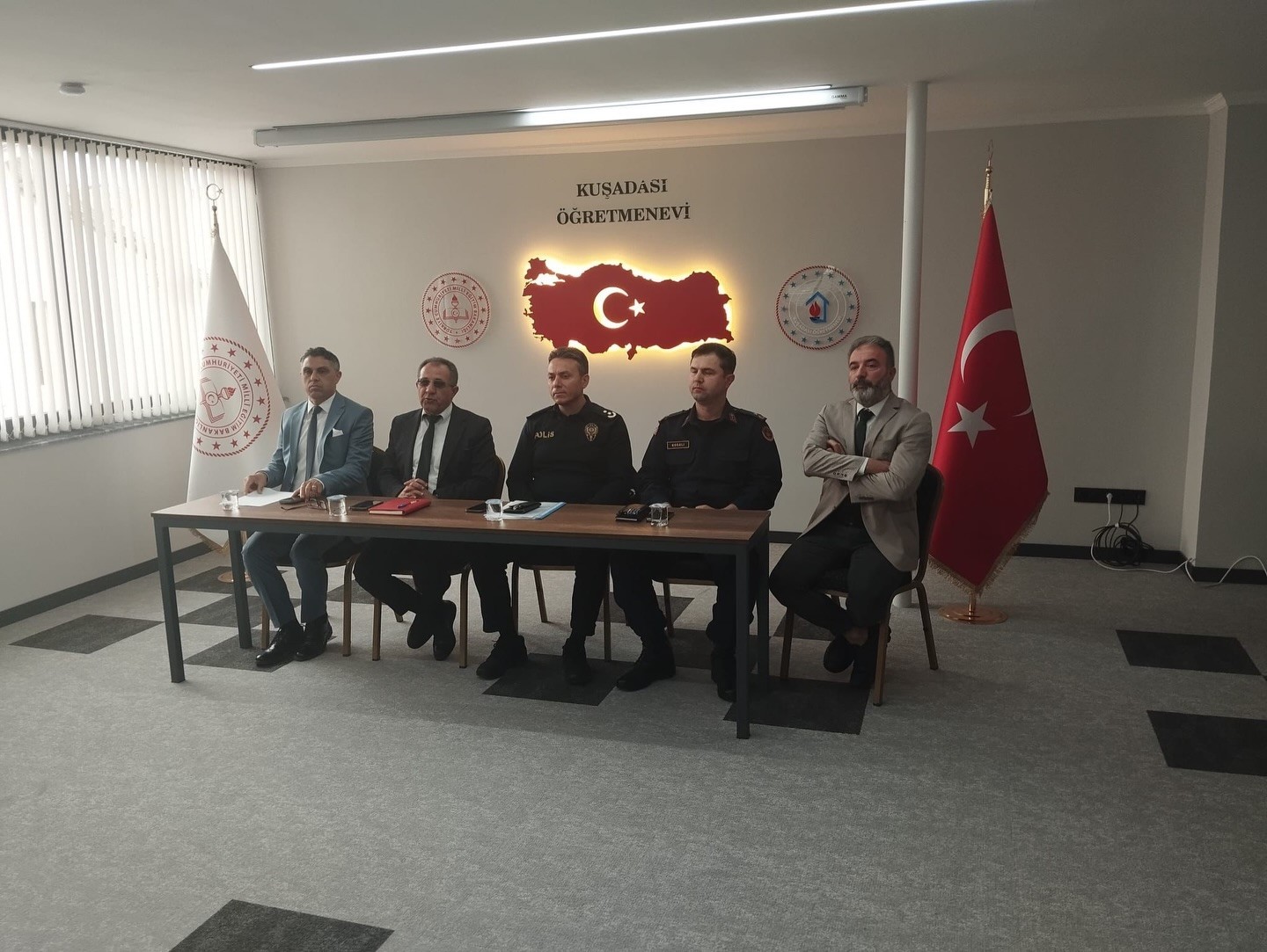 Kuşadası’nda okul güvenliği masaya yatırıldı
