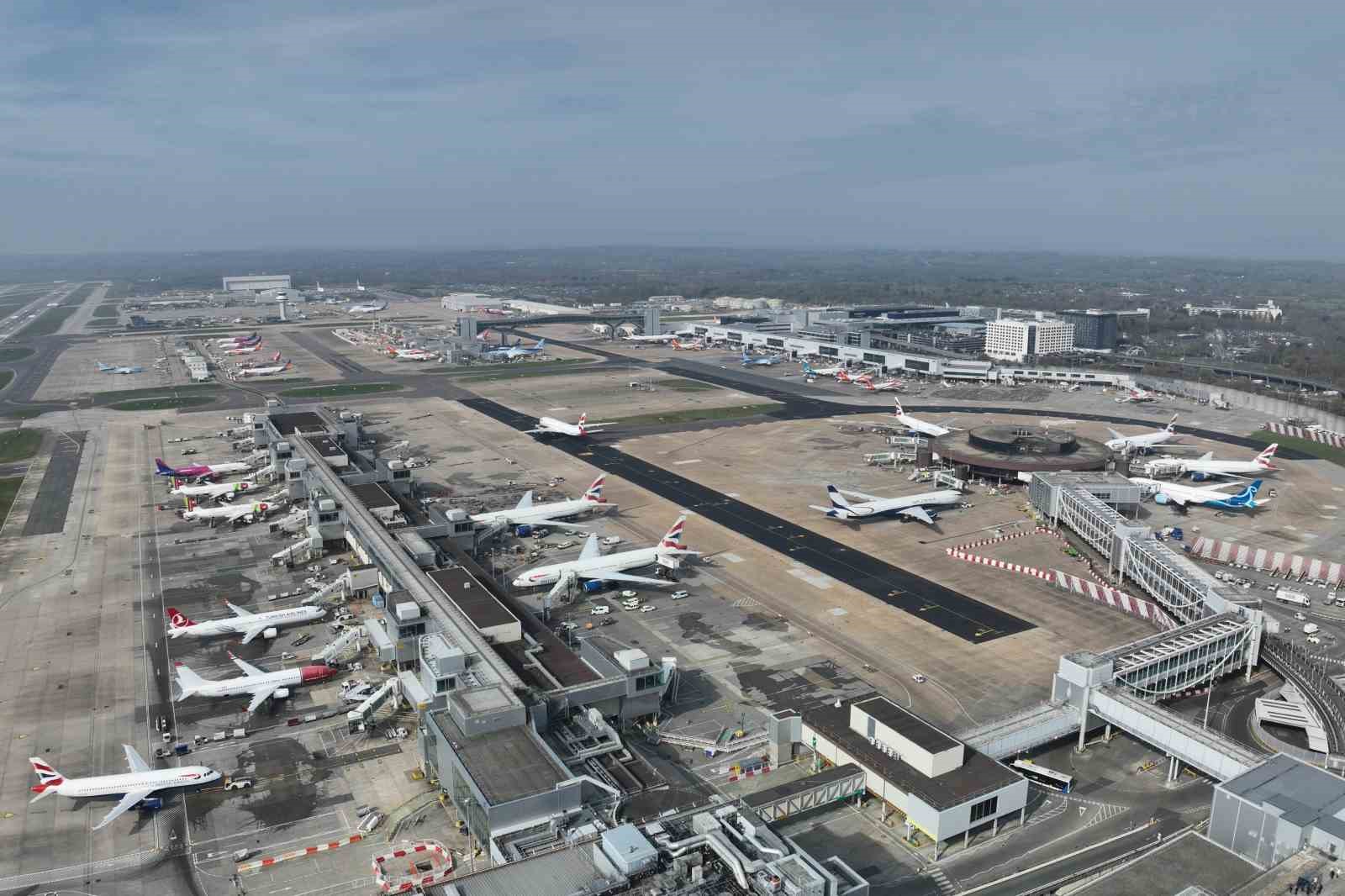 Londra’daki Gatwick Havalimanı’nda su kesintisi: Tuvaletler çalışmadı, restoranlar kapandı
