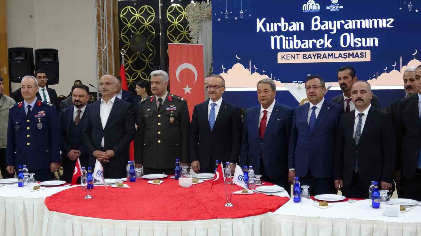 Malatya’da resmi bayramlaşma töreni düzenlendi
