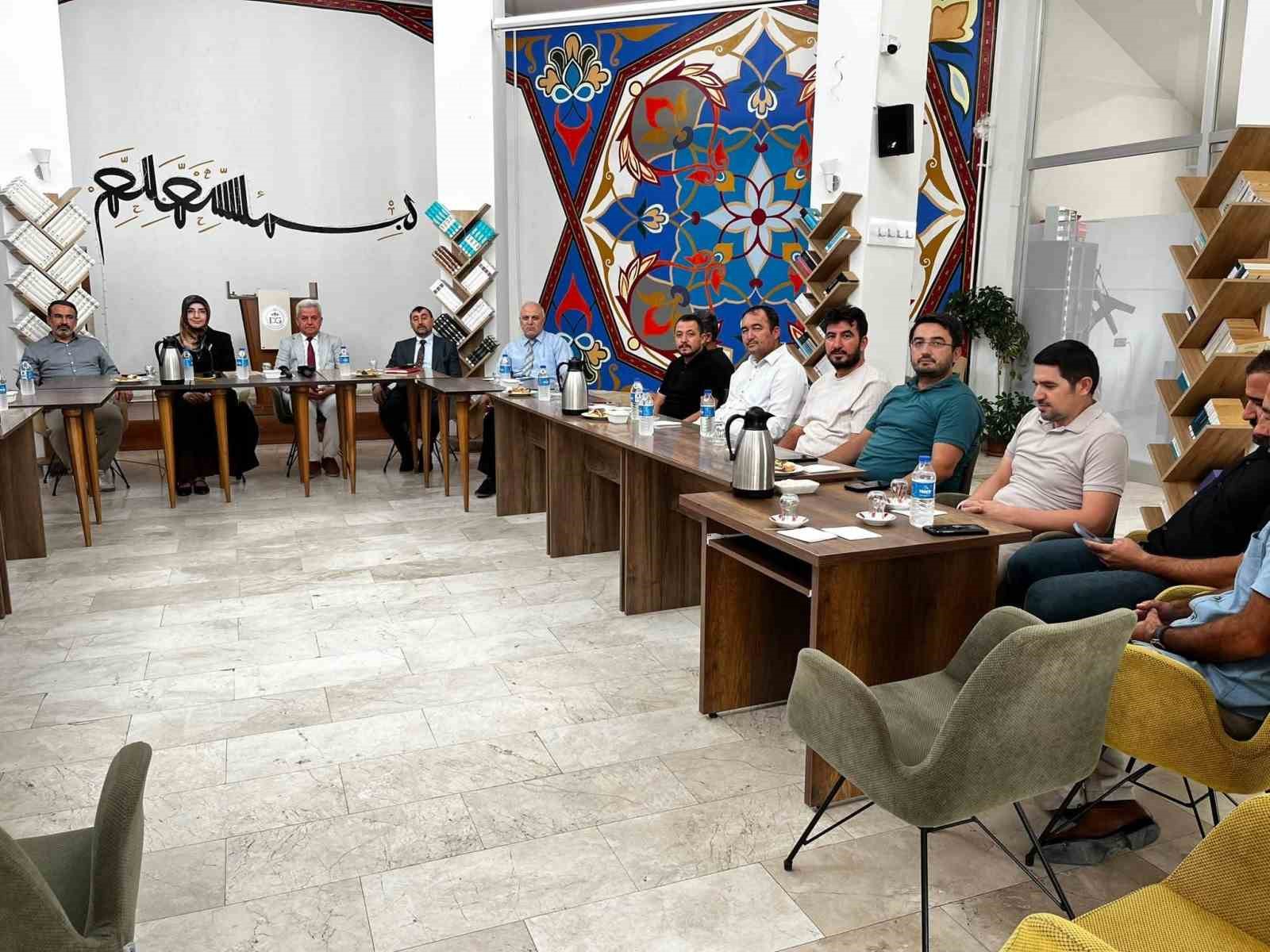 Manevi danışmanlık hizmetleri masaya yatırıldı

