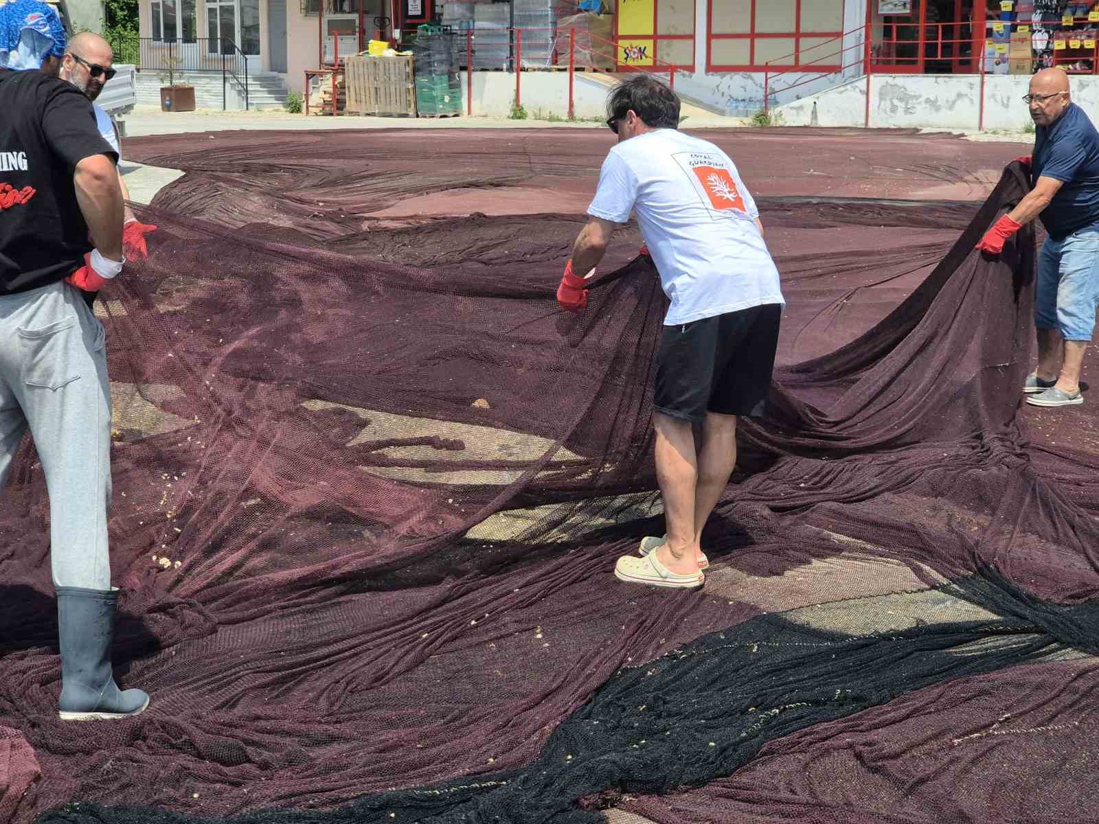 Marmara’da hayalet ağ operasyonu: 800 kiloluk atıklar güneş gözlüğüne dönüşüyor
