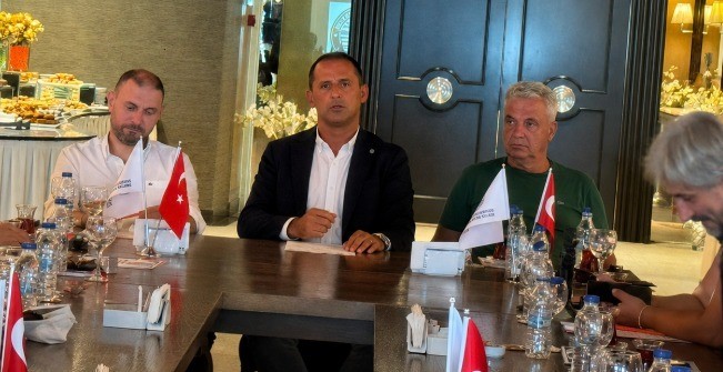 Marmaris Belediye FK Başkanı Karaosmanoğlu: "Hedef şampiyonluk gecemizi gündüzümüze katacağız"

