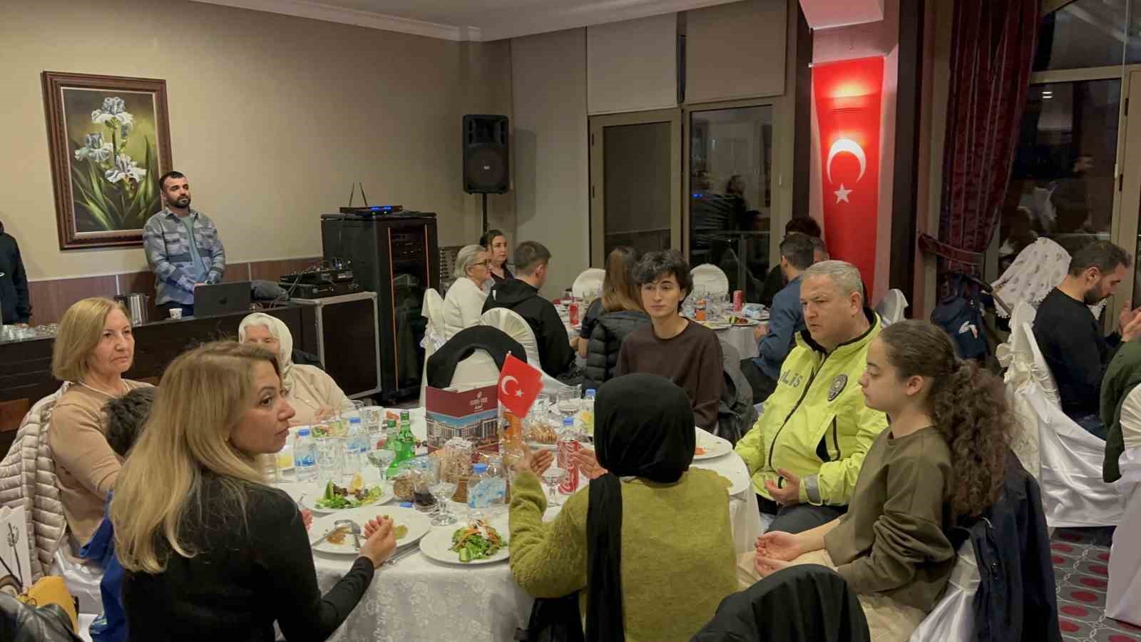 Marmaris İlçe Emniyet Müdürlüğü iftar sofrasını gazi ve şehit yakınları ile paylaştı
