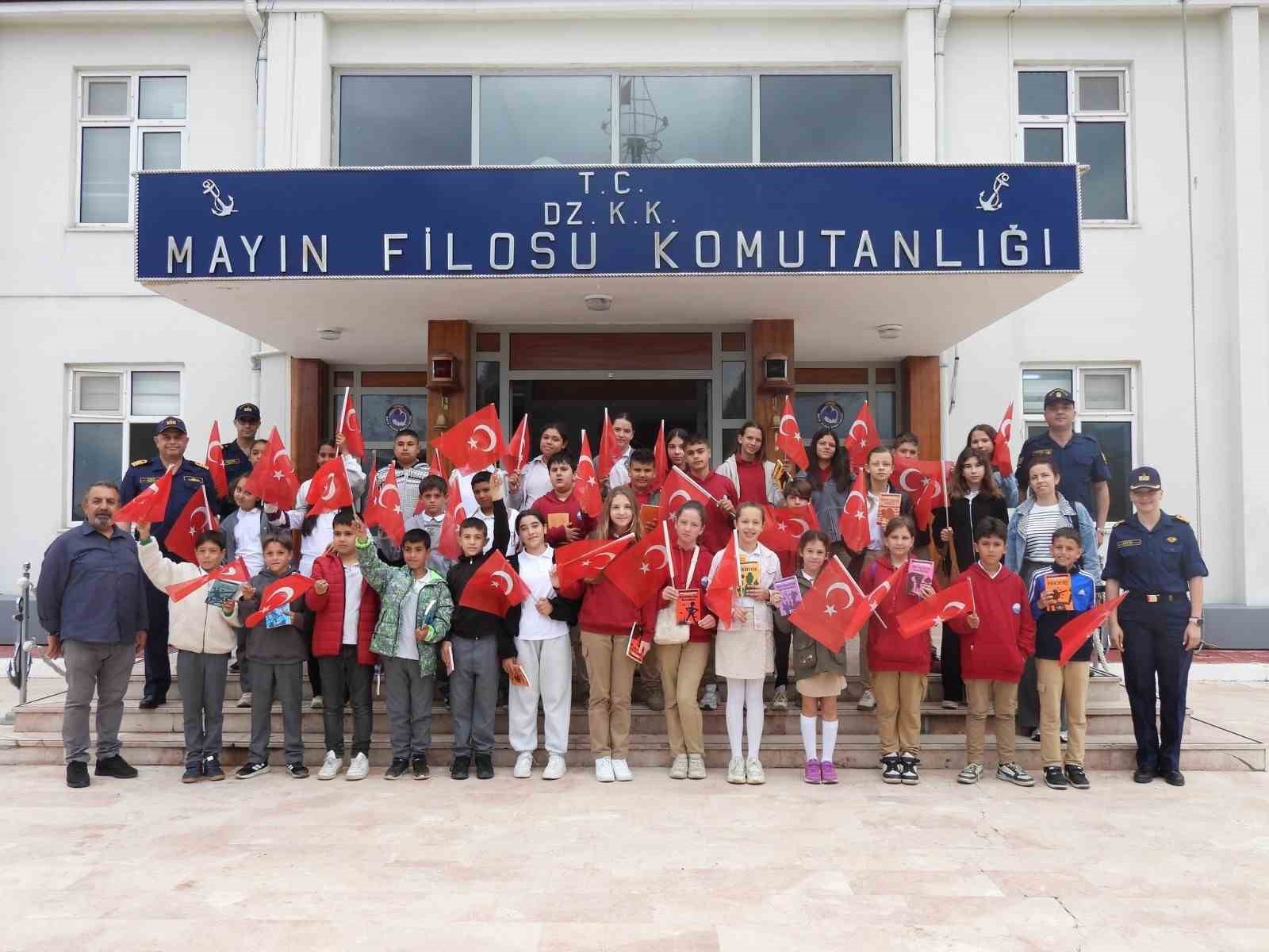 Mayın Filosu Komutanlığı kapılarını ortaokul öğrencilerine açtı
