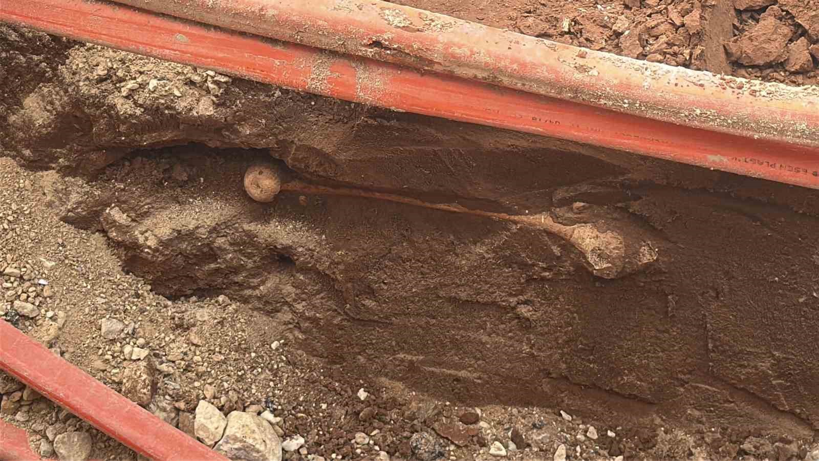 Menteşe’de altyapı çalışmaları sırasında mezar kalıntılarına rastlandı

