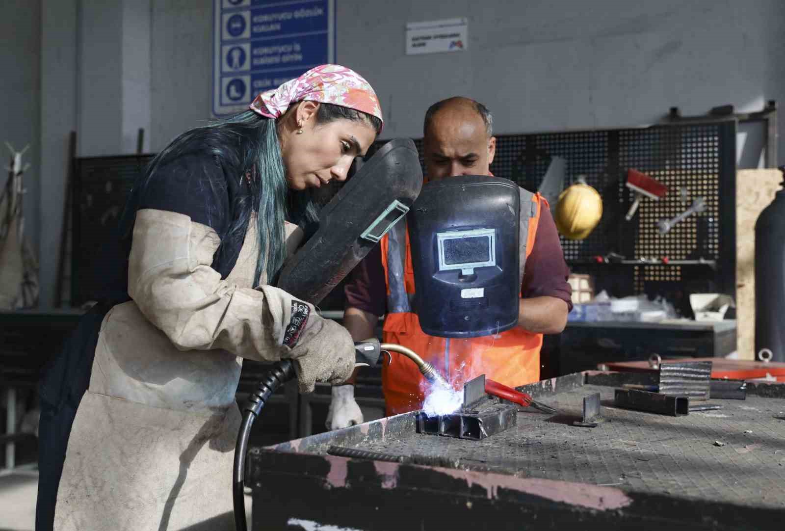 MERCEK’te çelik kaynak ustaları yetişiyor
