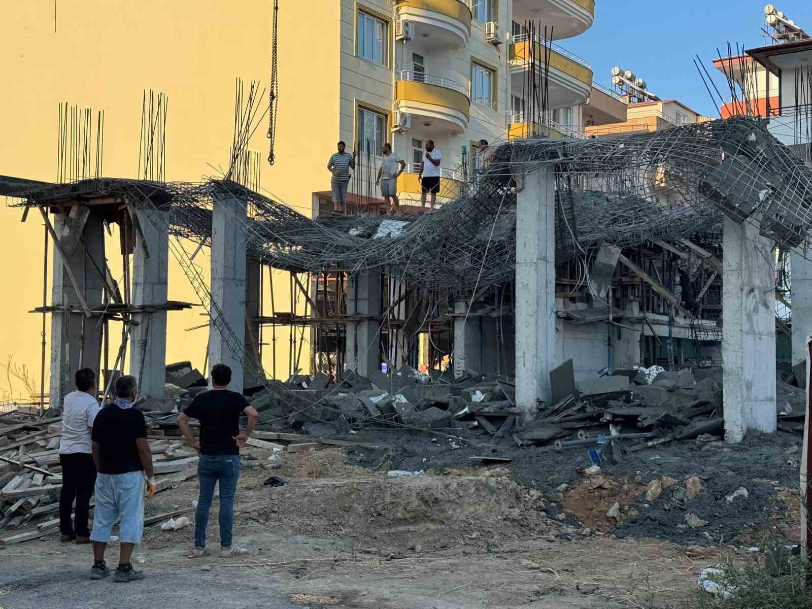 Mersin’de inşaatta beton dökümü sırasında çökme meydana geldi
