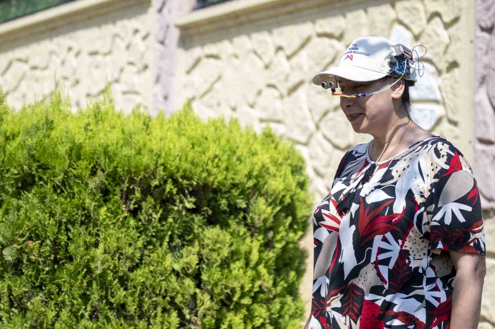 Mersin’de liseli gençlerden görme engelliler için yapay zeka destekli asistan
