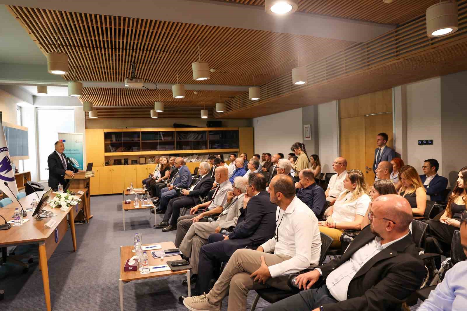 Mersin’de, mavi ekonominin geleceği için masaya yatırıldı
