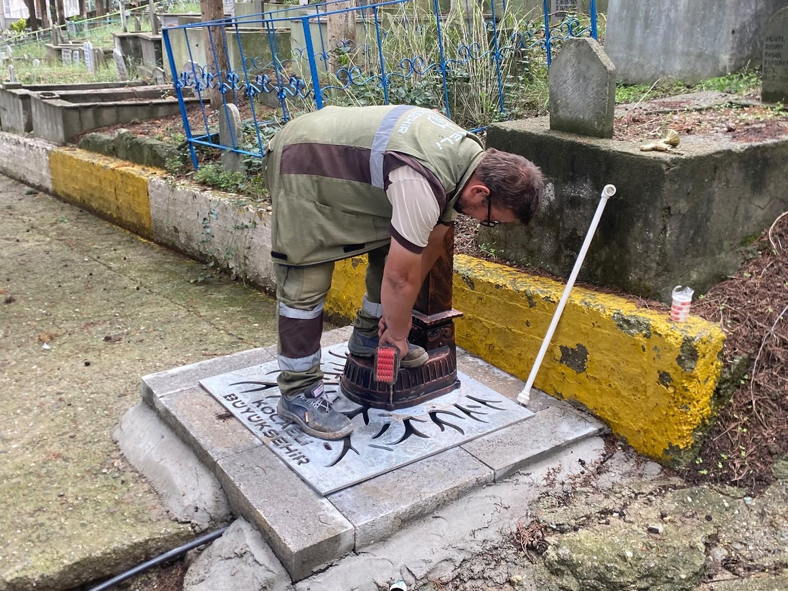 Mezarlıkların su altyapısı yenileniyor
