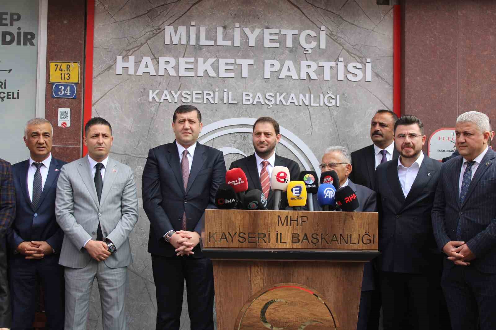 MHP’de bayramlaşma
