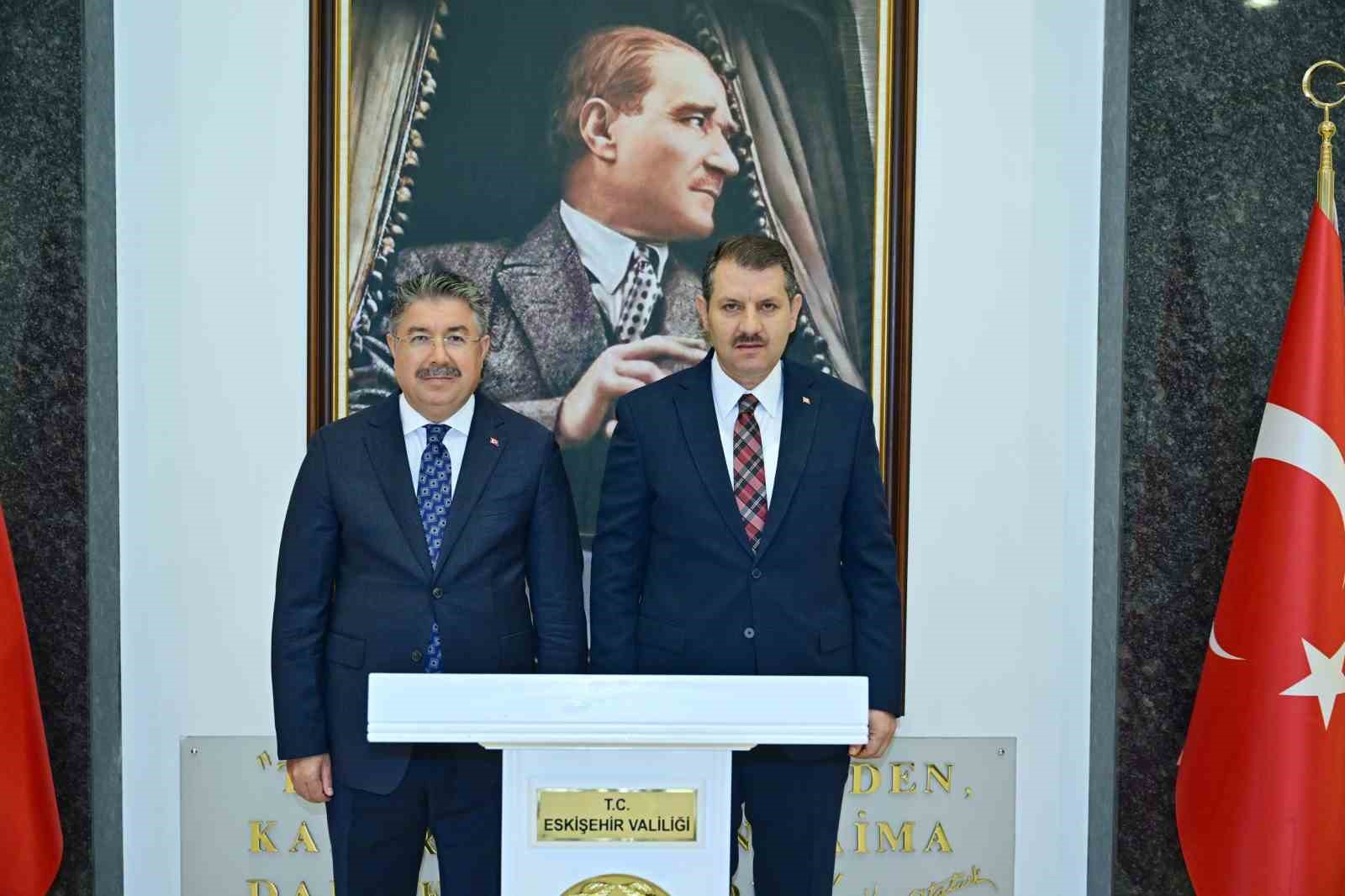 Millî Savunma Bakan Yardımcısı Ayhan, Vali Yılmaz’ı ziyaret etti
