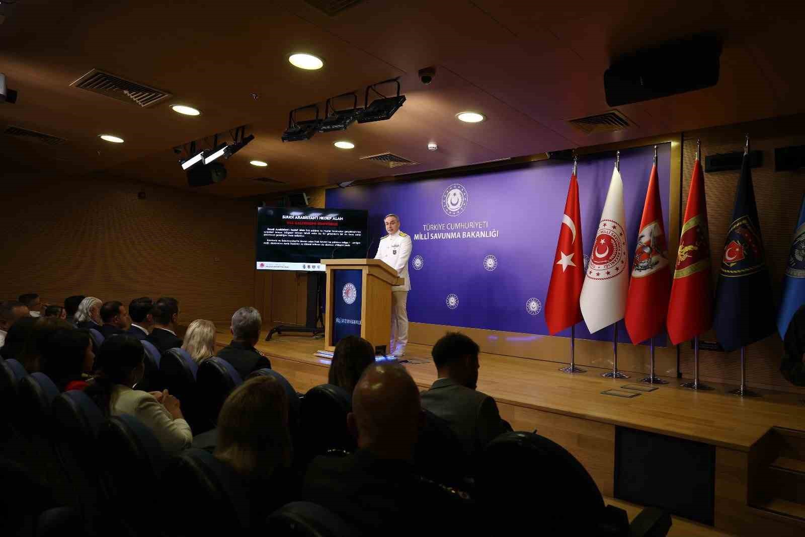 Milli Savunma Bakanlığı Sözcüsü Tuğamiral Aktürk: "Suudi Arabistan’ı hedef alan İHA saldırısı ile Husiler tarafından gerçekleştirilen eylemleri kınıyoruz"
