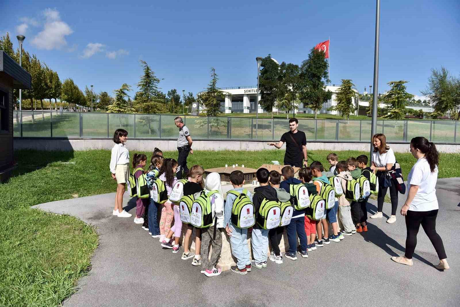 Minik öğrenciler Balıkesir’in mimari mirasını minyatürlerle keşfetti
