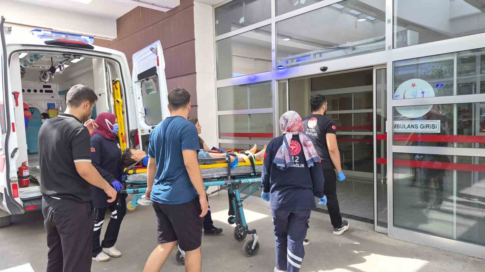 Motosiklet ile bisiklet çarpıştı: 1 yaralı
