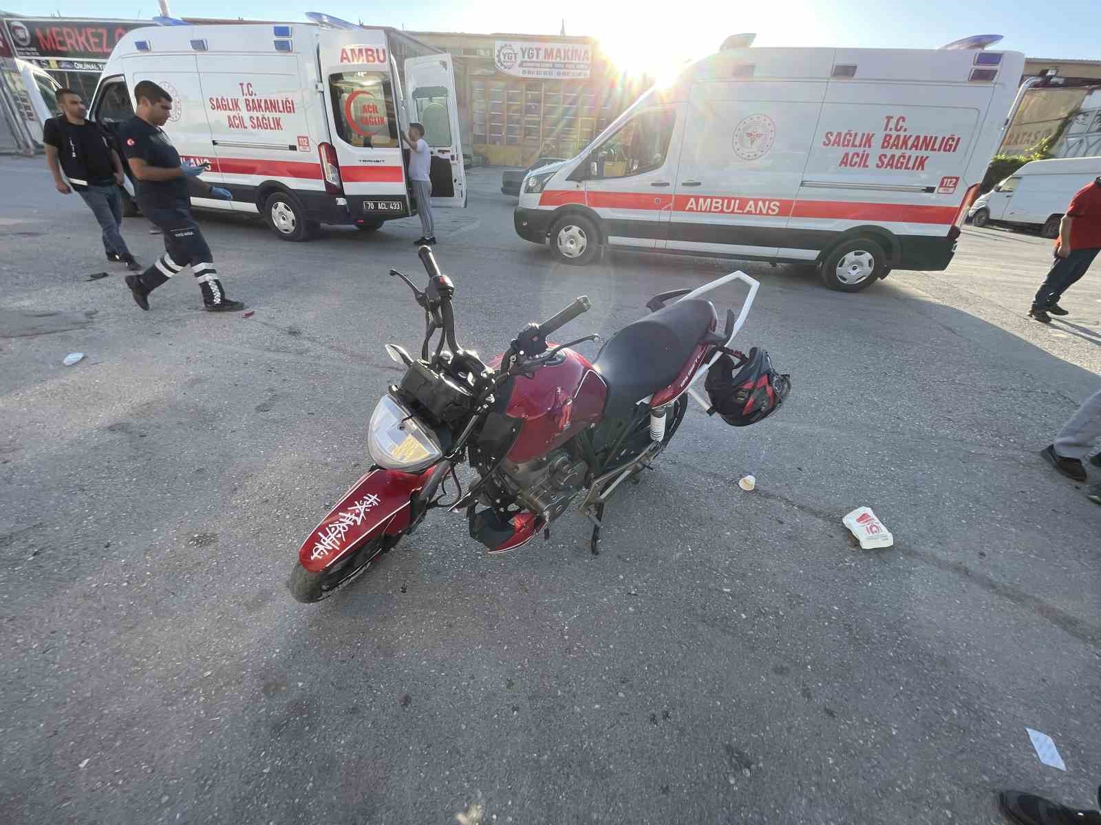 Motosikletlerin çarpıştığı kaza anı kamerada: 1’i ağır, 3 yaralı
