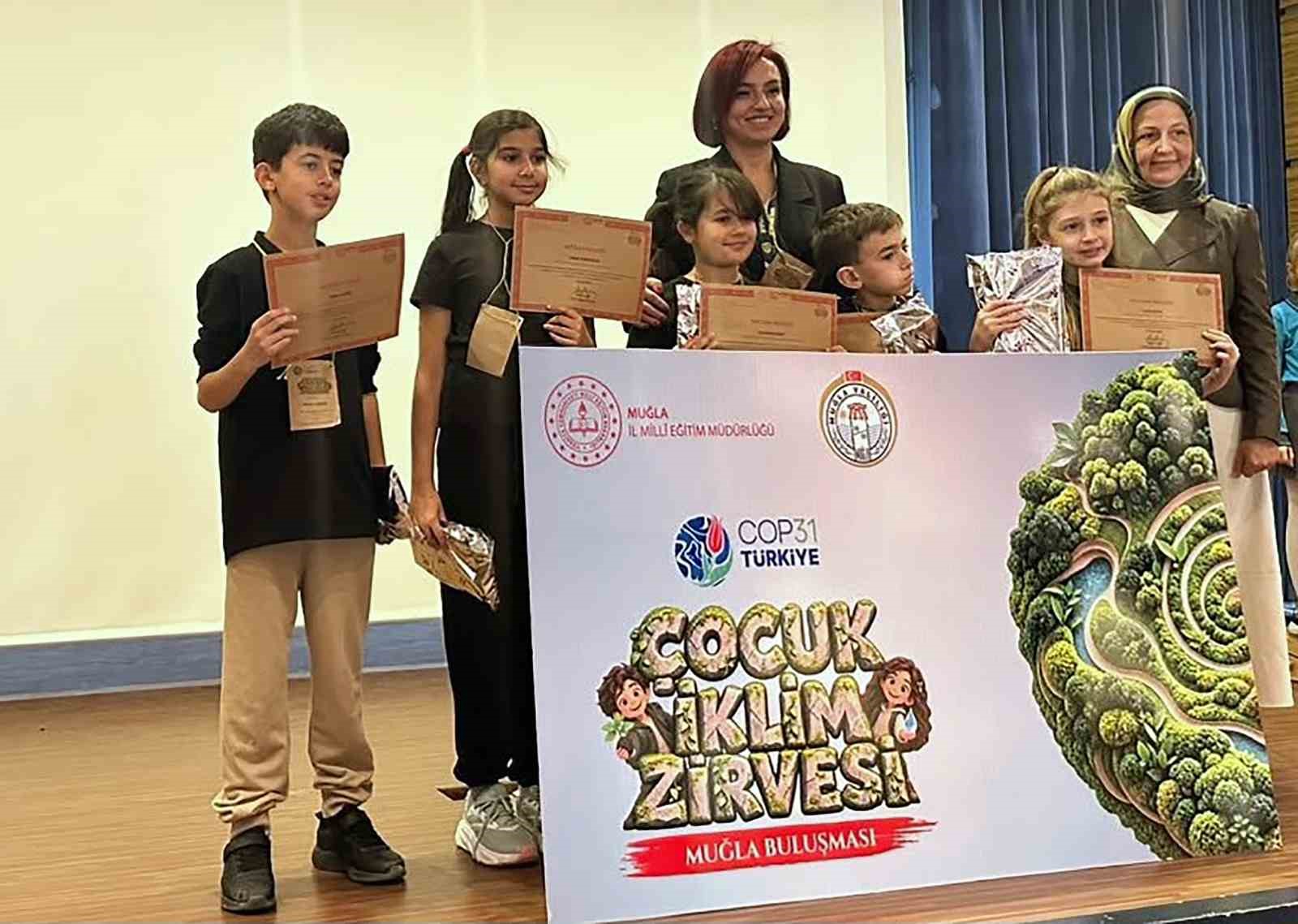 MTK Koleji öğrencilerinden İklim Zirvesi’nde sürdürülebilir gelecek vurgusu
