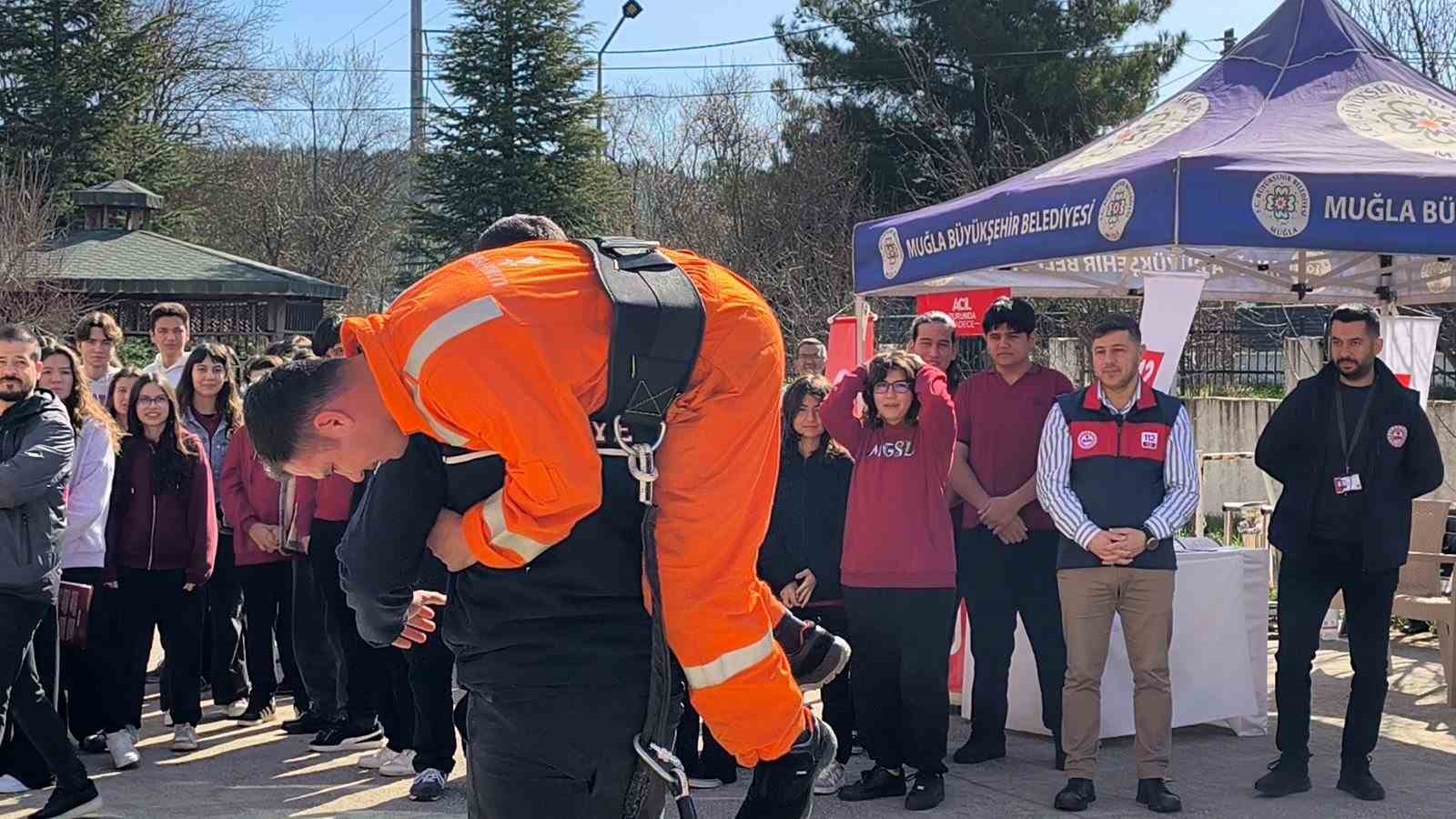 Muğla’da gerçeği aratmayan deprem tatbikatı
