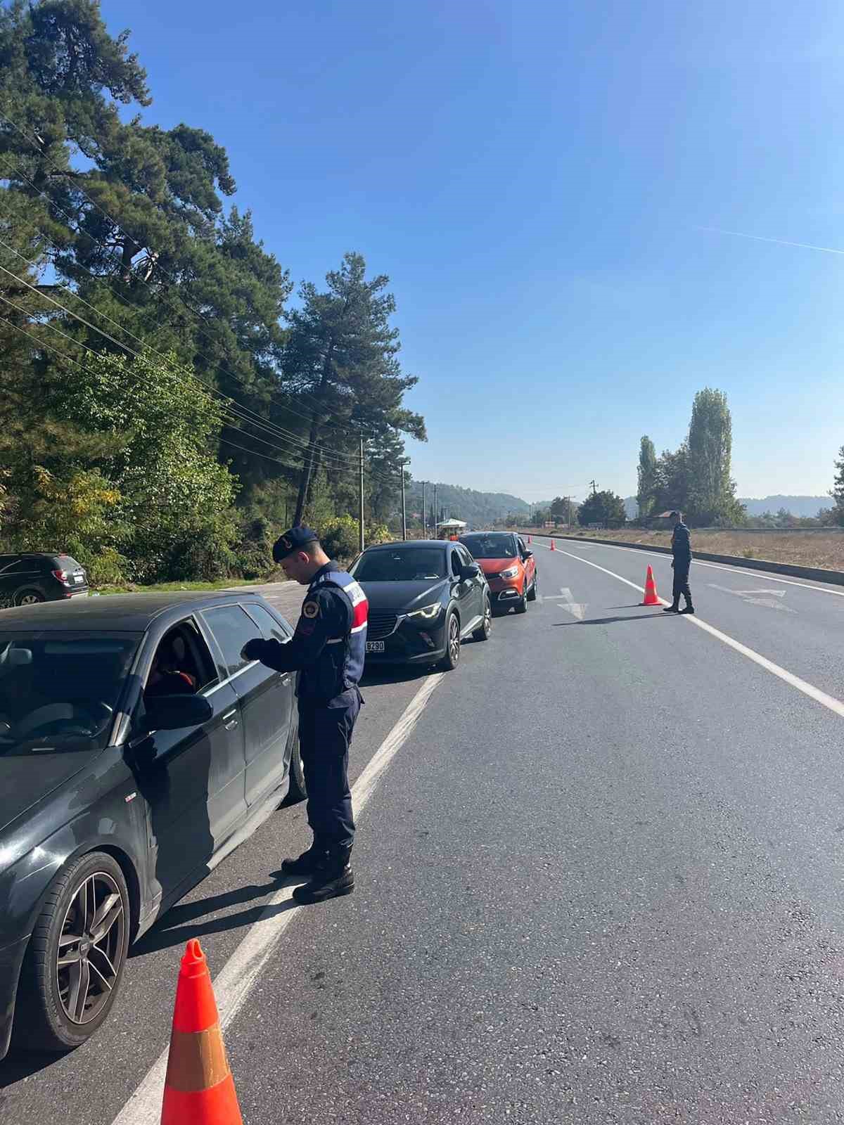 Muğla’da Jandarma trafik timlerince bir haftada 27 bin 741 araç denetlendi
