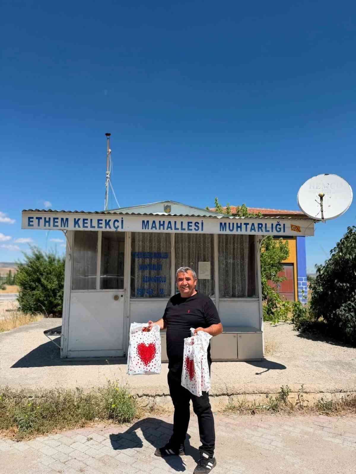 Muhtardan öğrencilere eğitim desteği

