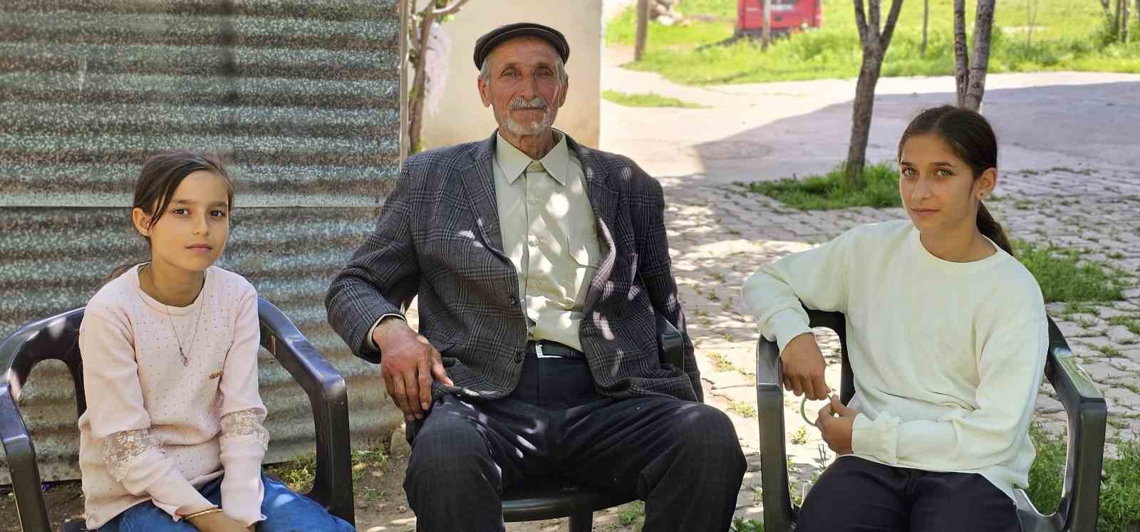 Muş'un, Hasköy ilçesinde 3 dilli yaşam! musun uc dilli ilcesi haskoy 7den 70e herkes turkce kurtce ve arapca konusuyor 20260614AW725280