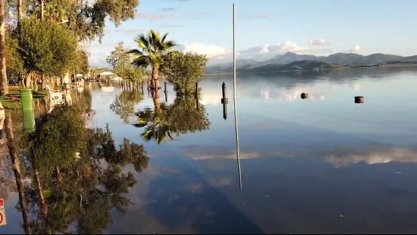 Nam Nam ve Yuvarlak Çayı’nın taşıdığı sular Köyceğiz Gölü’nü taşırdı
