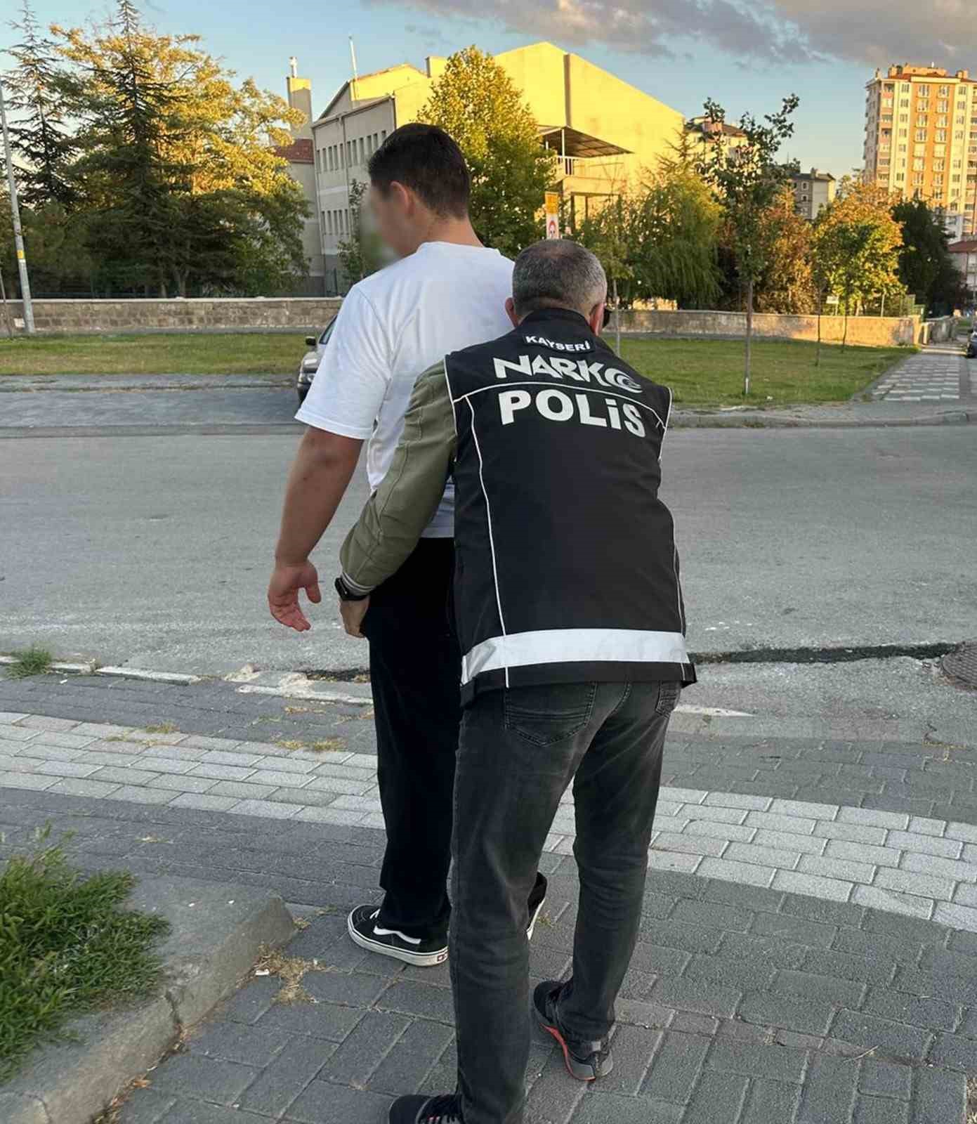 Narko-Okul uygulamasında 14 şahıs sorgulandı
