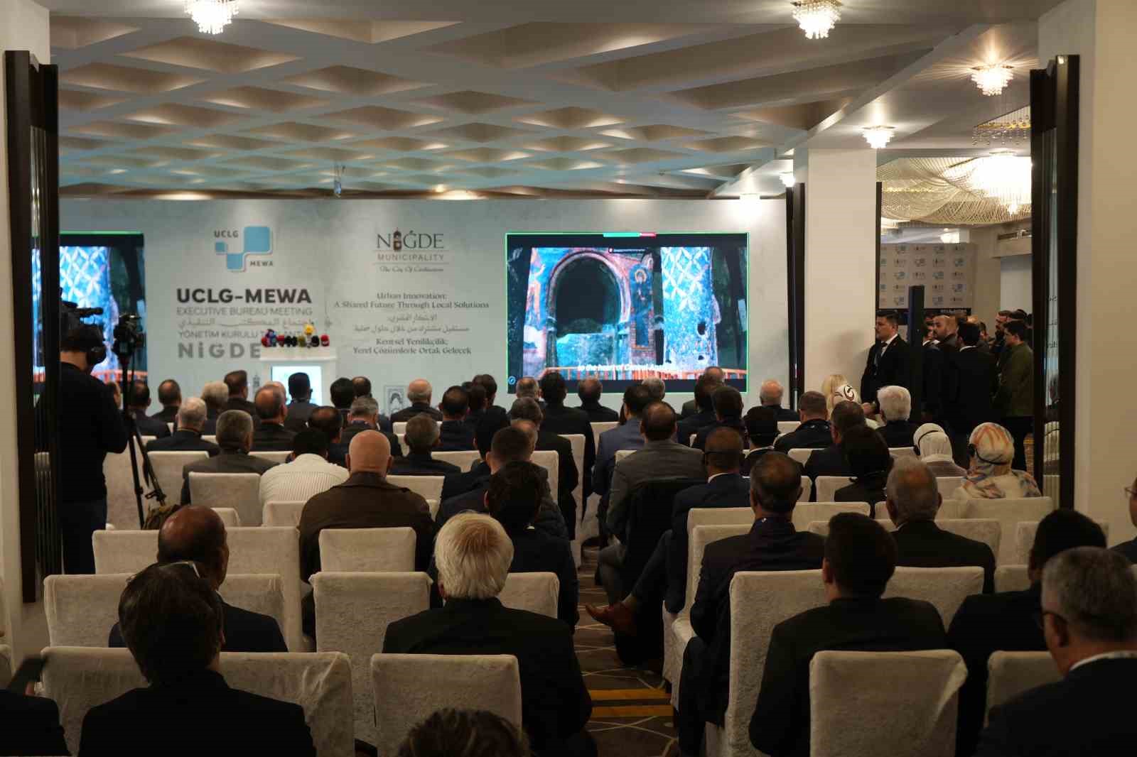 Niğde’de akıllı şehirler ve kentsel yenilikçilik masaya yatırıldı
