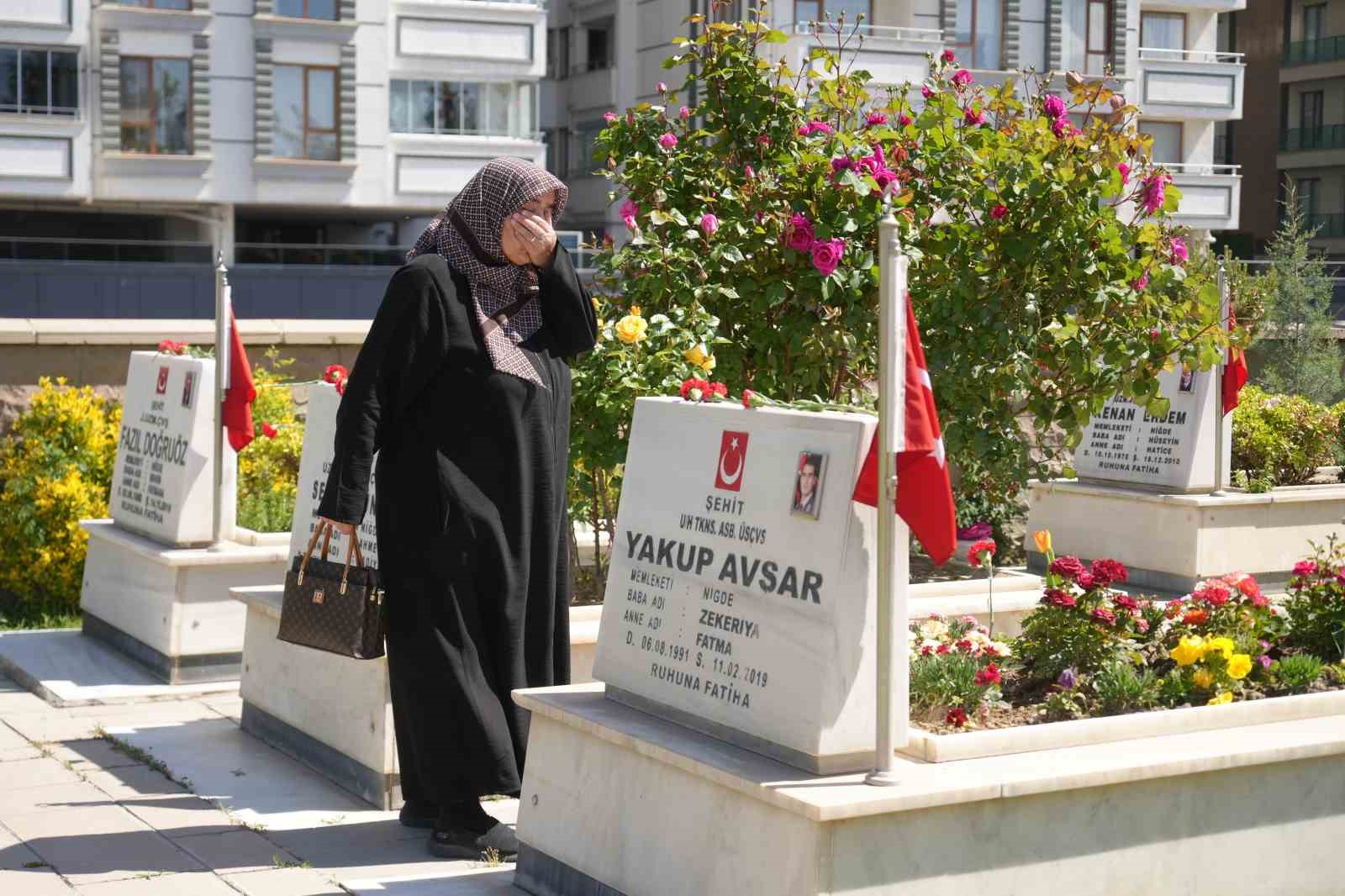 Niğde’de bayram arifesinde şehitlik ziyaret edildi
