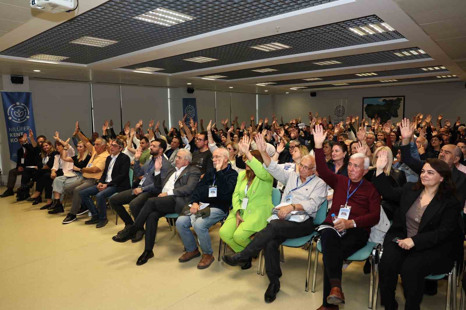 Nilüfer Kent Konseyi’nde Mustafa Berkay Aydın güven tazeledi

