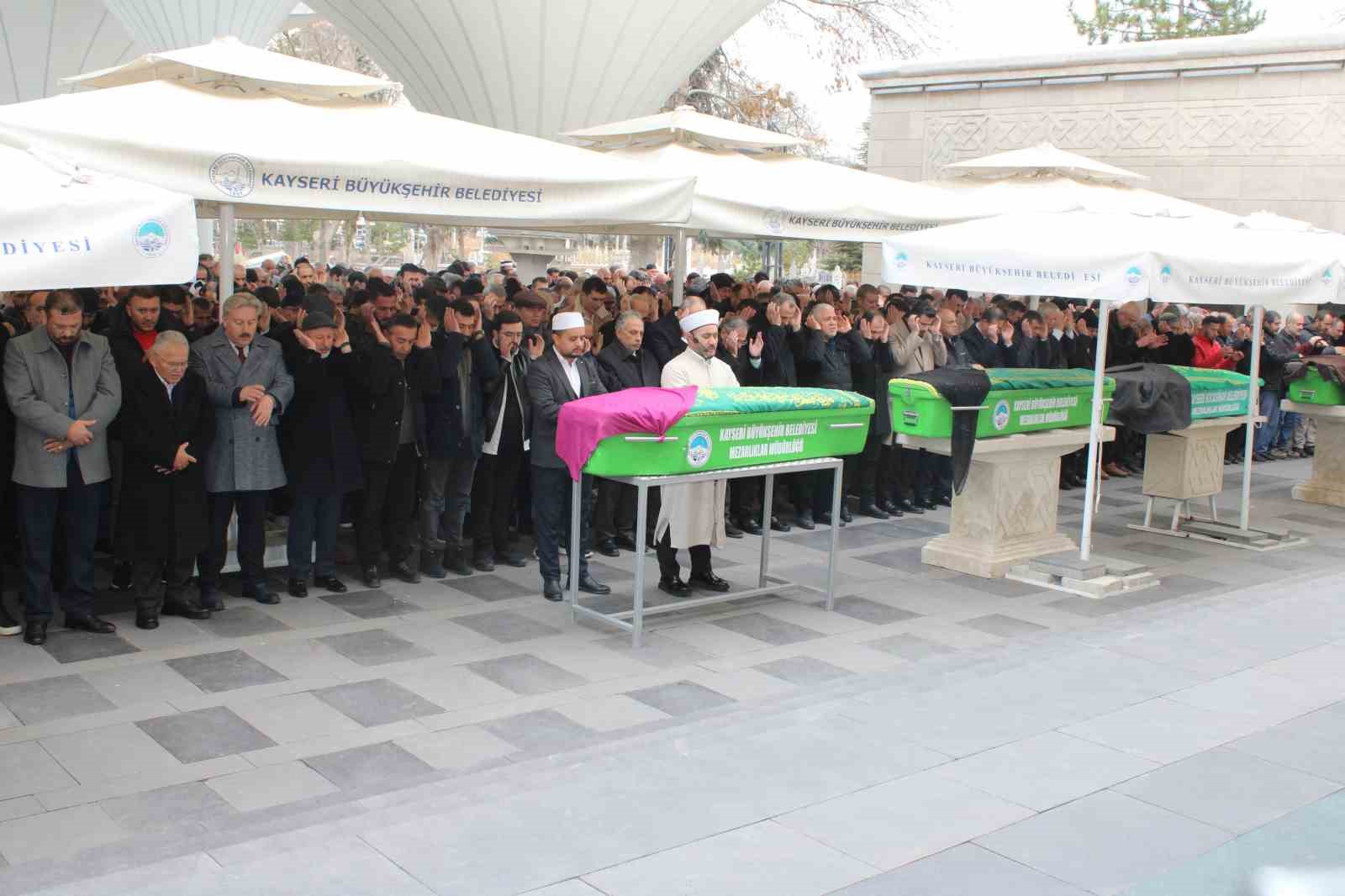 Nuray Tekinsoy toprağa verildi
